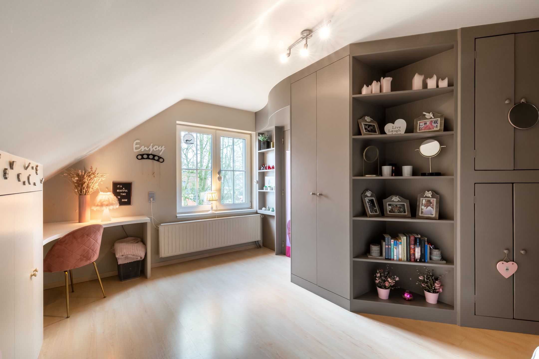 Prachtige Villa in groene omgeving foto 25