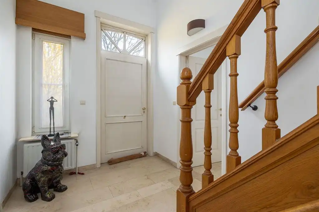 Half open bebouwing tegen het centrum van 's-Gravenwezel foto 2