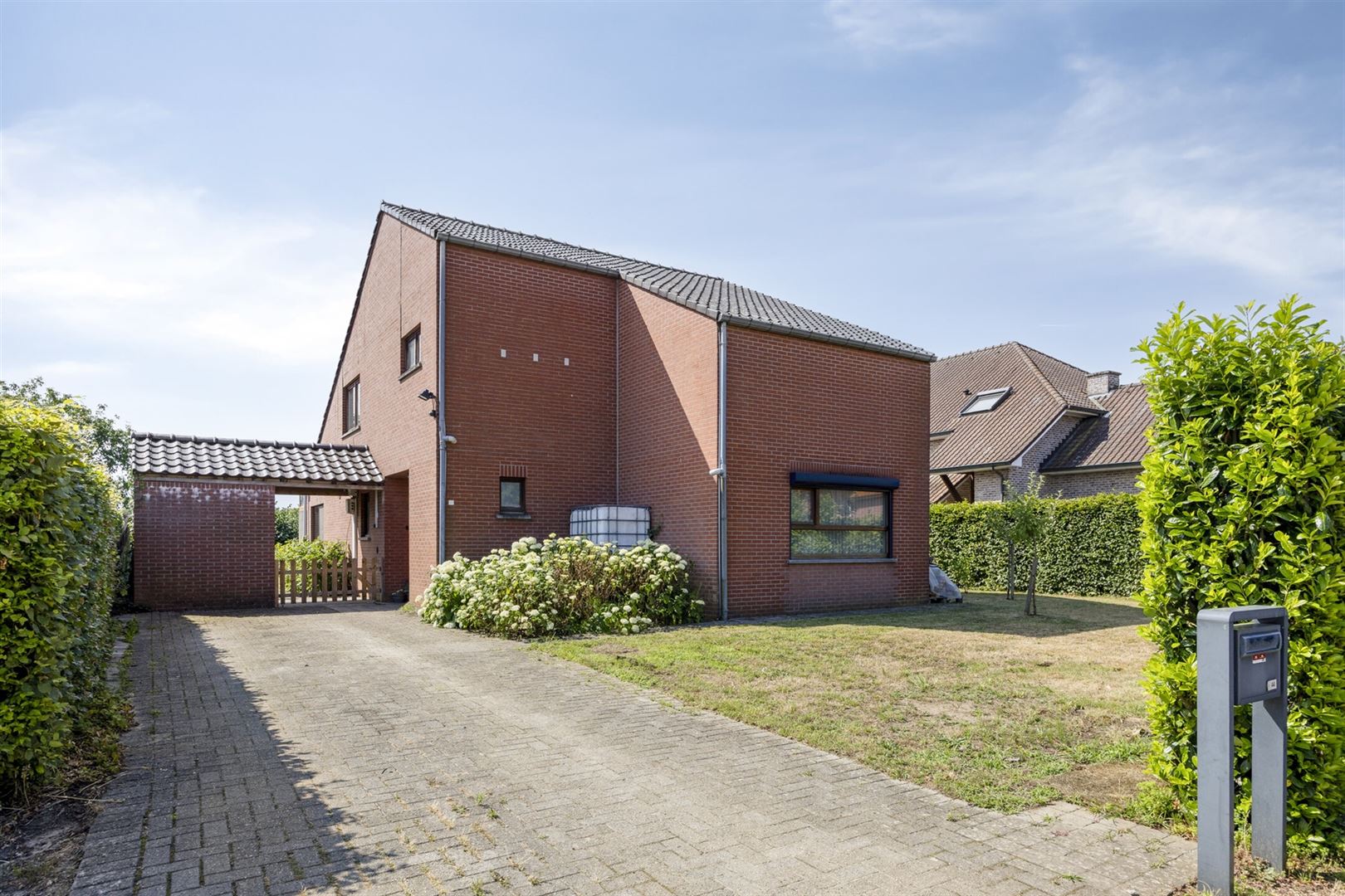 TE KOOP: Instapklare woning met 4 slaapkamers te Heusden! foto {{pictureIndex}}