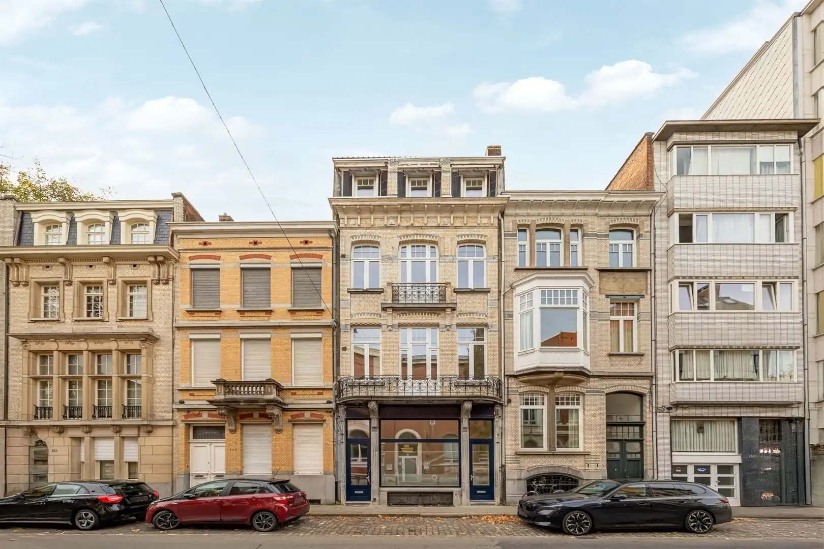 Wonen met charme, klasse en een vleugje grandeur foto {{pictureIndex}}