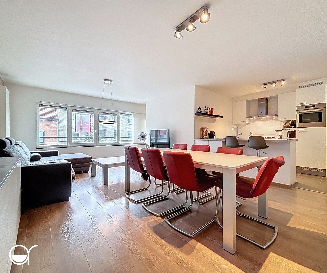 Energiezuinig en modern appartement op uitstekende locatie foto {{pictureIndex}}