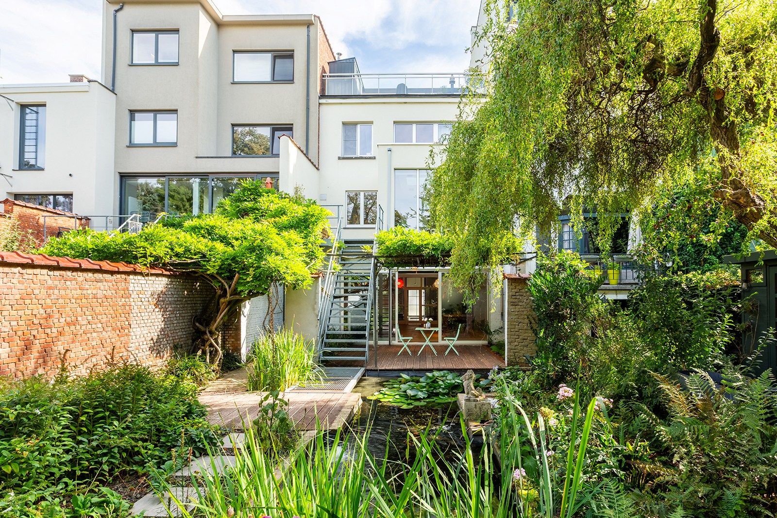 Unieke duplexwoning ontworpen door Léon Stynen foto {{pictureIndex}}