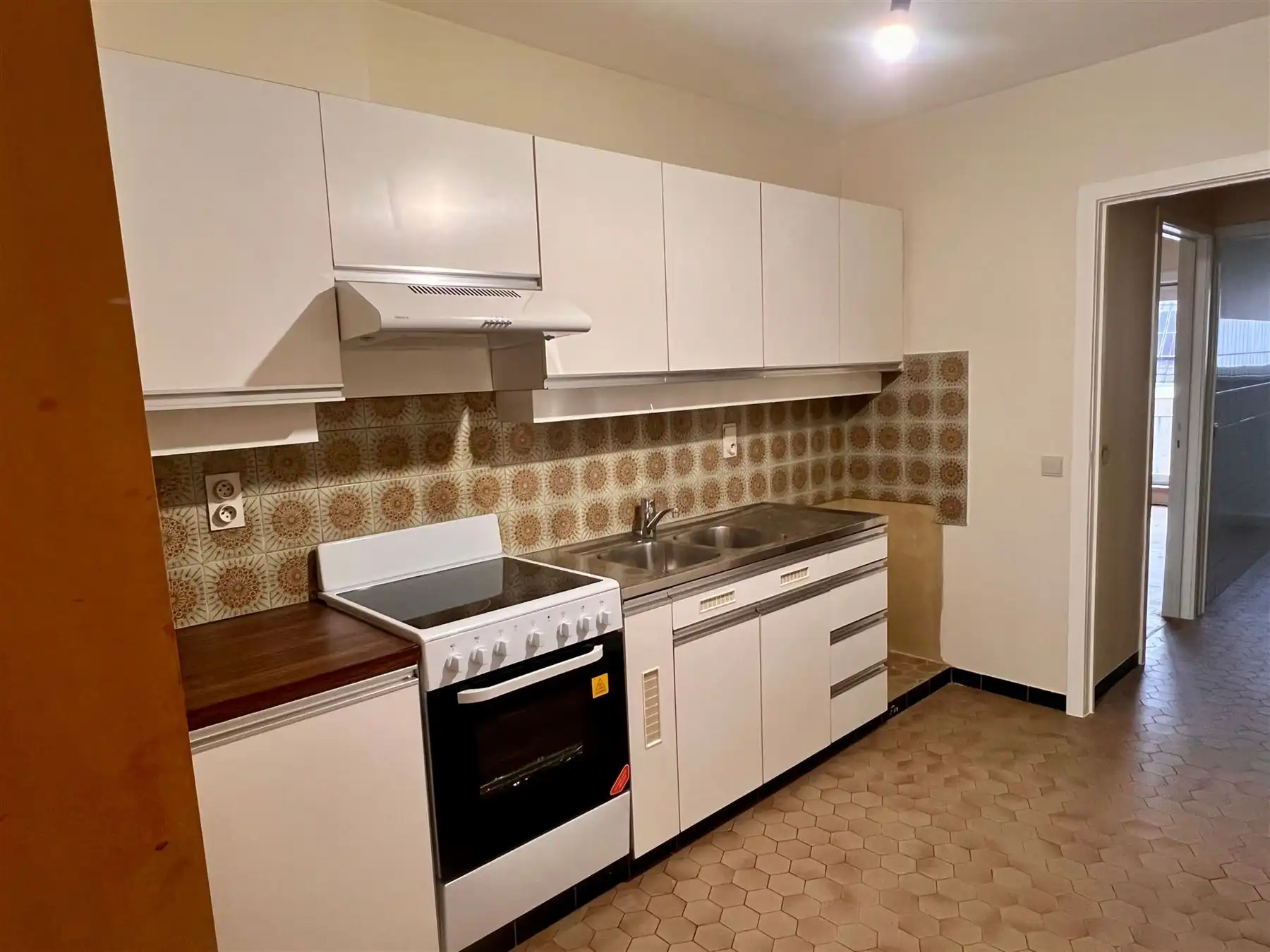 Opgefrist, praktisch en centraal gelegen appartement foto 3