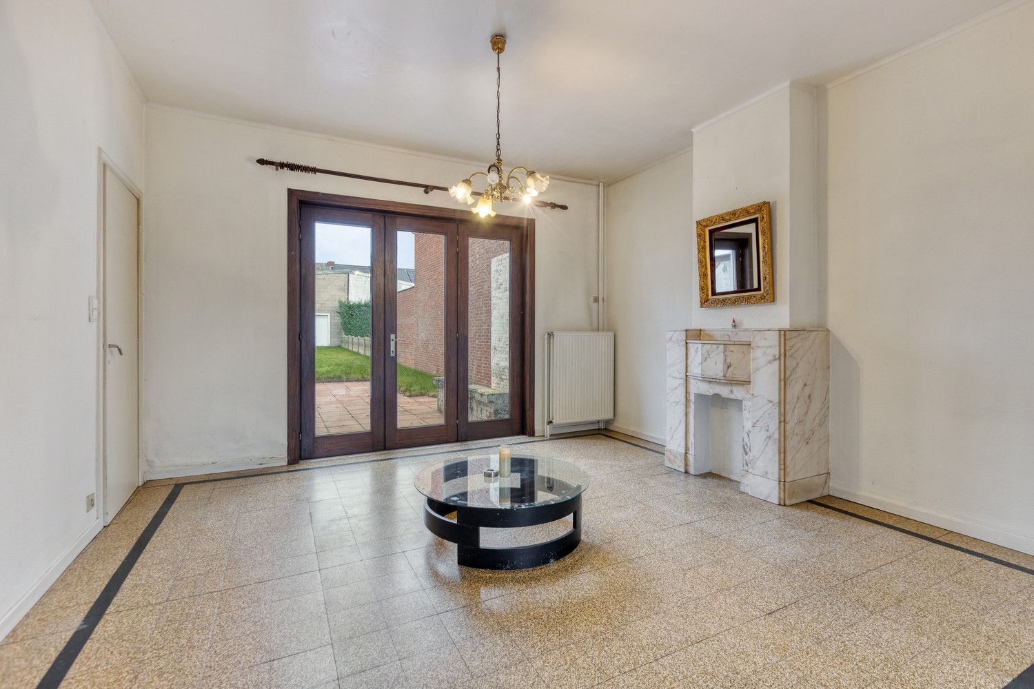 ZEER CHARMANTE WONING MET 4 SLAAPKAMERS, TUIN EN GARAGE TE DIEST! foto 7