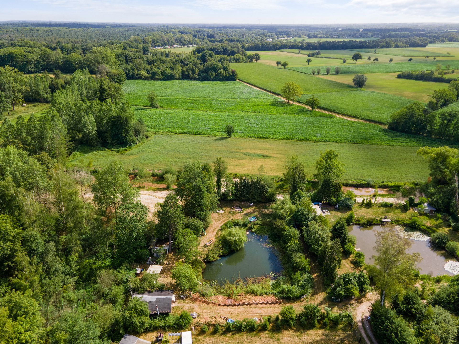 Chalet met 2 slpks op 2.710 m² recreatiegrond in Vorselaar. foto 4