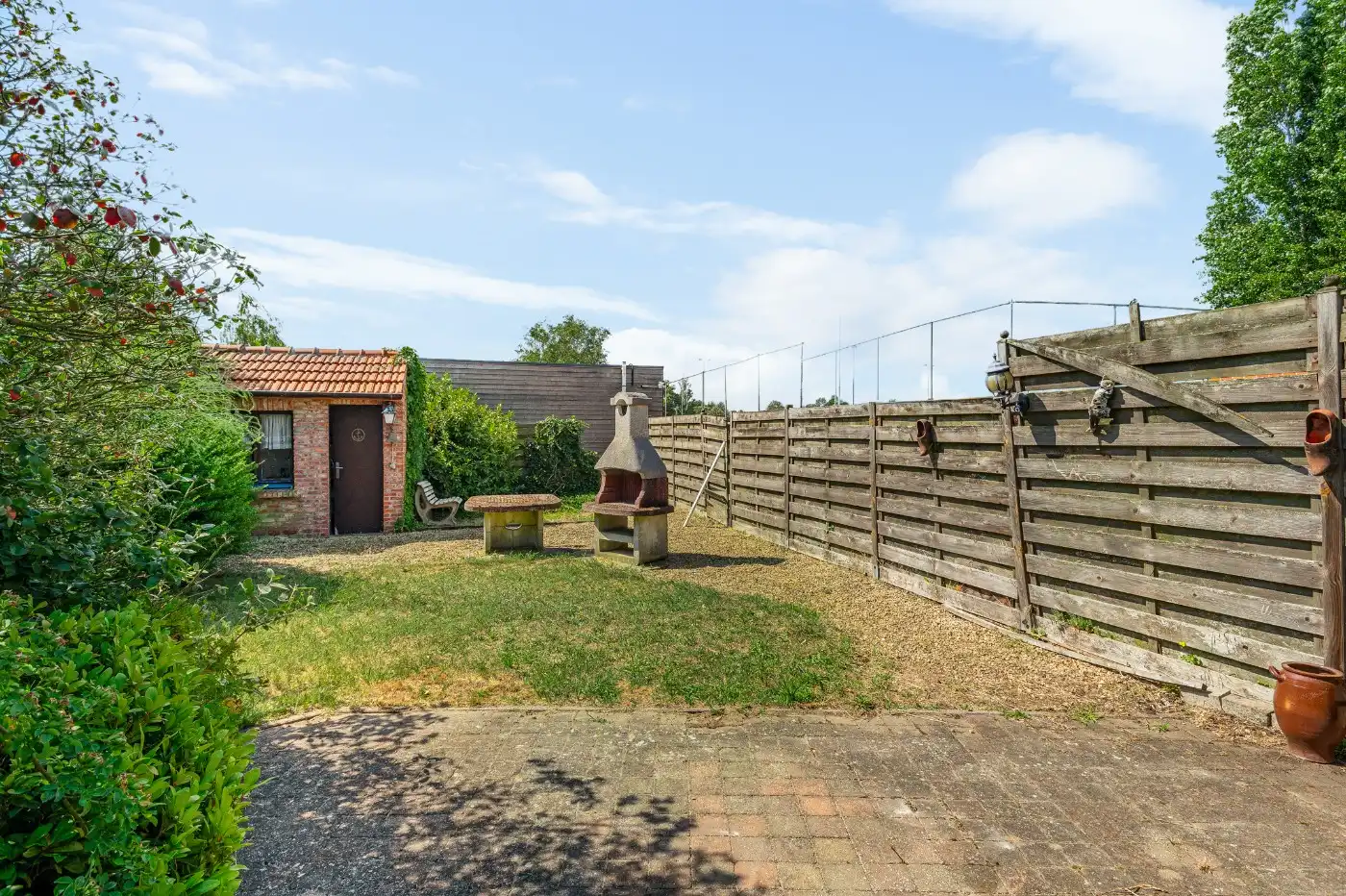 Grote, goed onderhouden, te renoveren woning met 3 slpk., garage en tuin foto 24