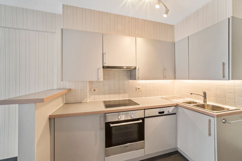 Instapklaar drie slaapkamerappartement met een uitstekende locatie foto 5