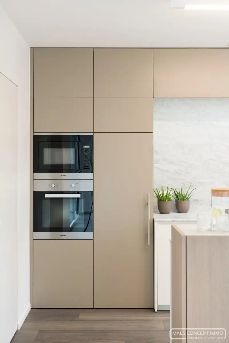 Luxueus afgewerkte villa te koop op topligging te Wielsbeke foto 4