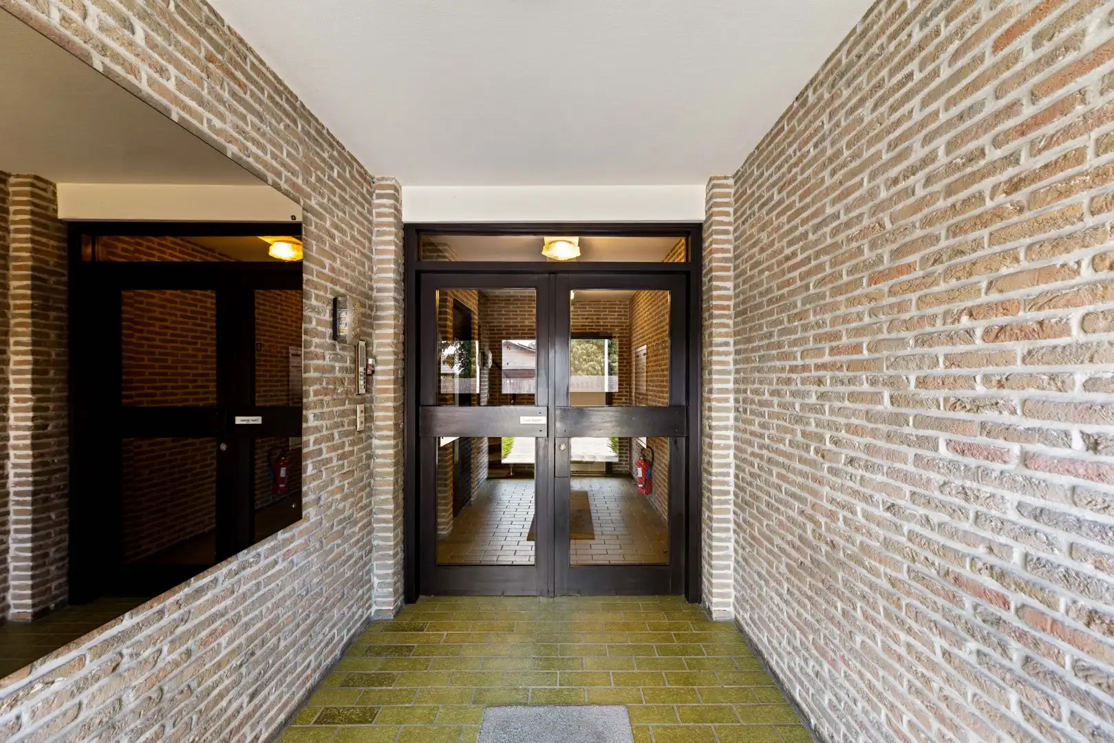 Ruim en lichtrijk appartement met 3 slaapkamers, terras en garage foto 13
