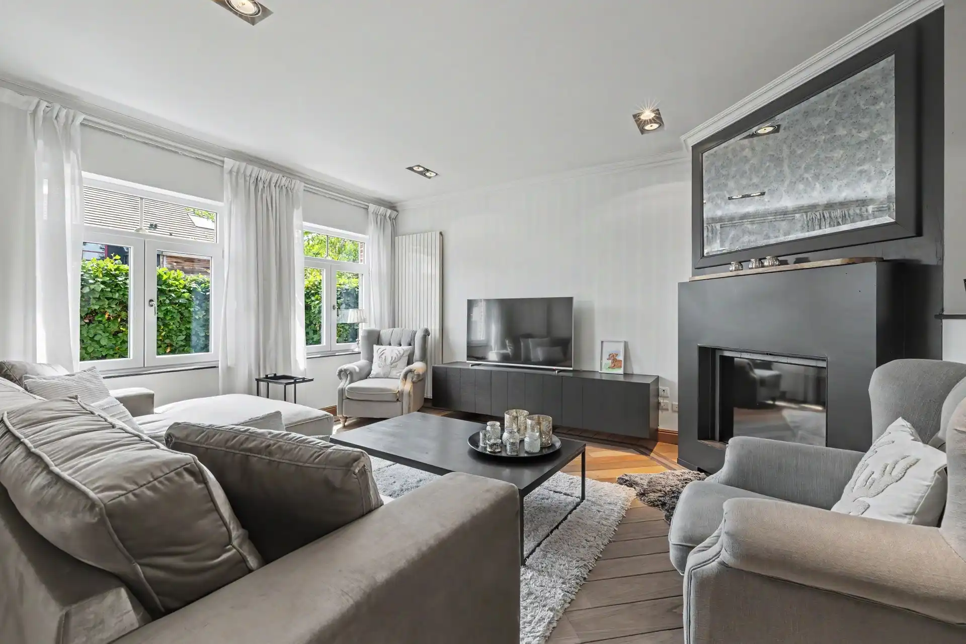 Kwalitatief afgewerkte gezinswoning in authentiek landelijke stijl met o.a. 4 slaapkamers & zwembad (344m²) foto 4
