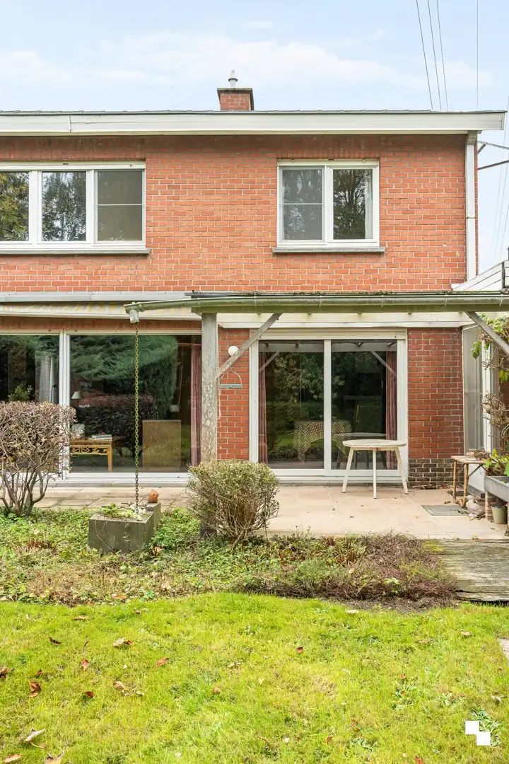 Ruime halfopen bebouwing op een prachtig perceel nabij Wallemote-Wolvenhof foto 26
