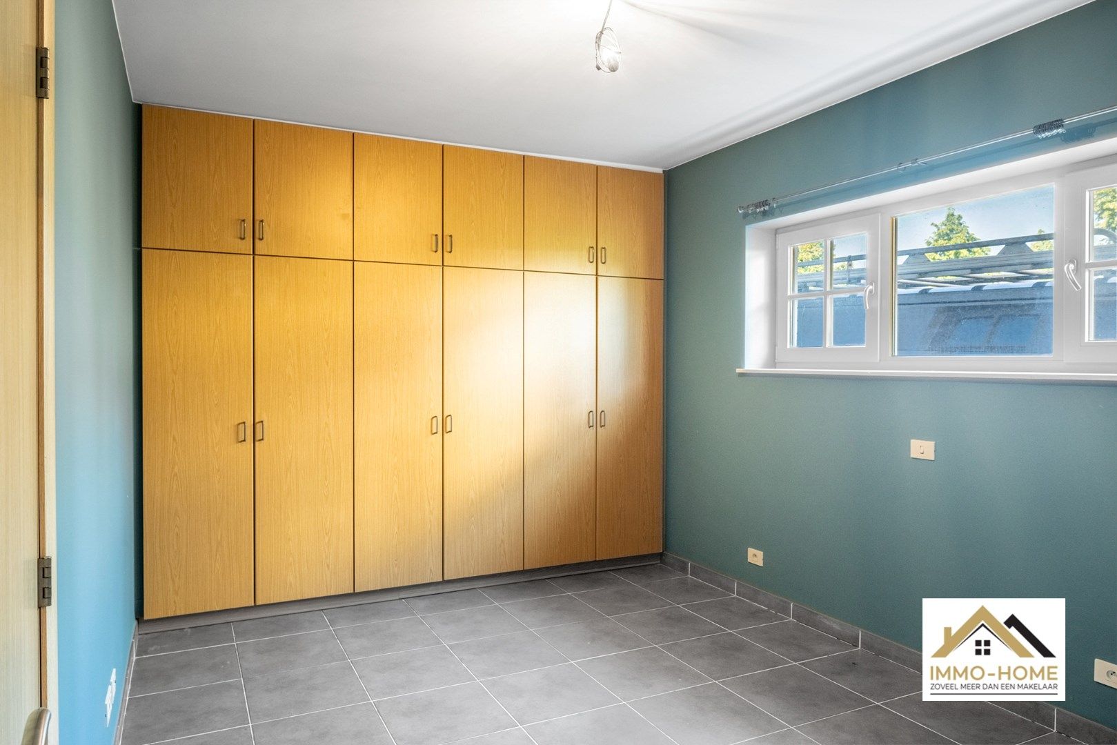 Eigendom( 2 appartementen) met loods en bijzonder veel potentieel foto 22