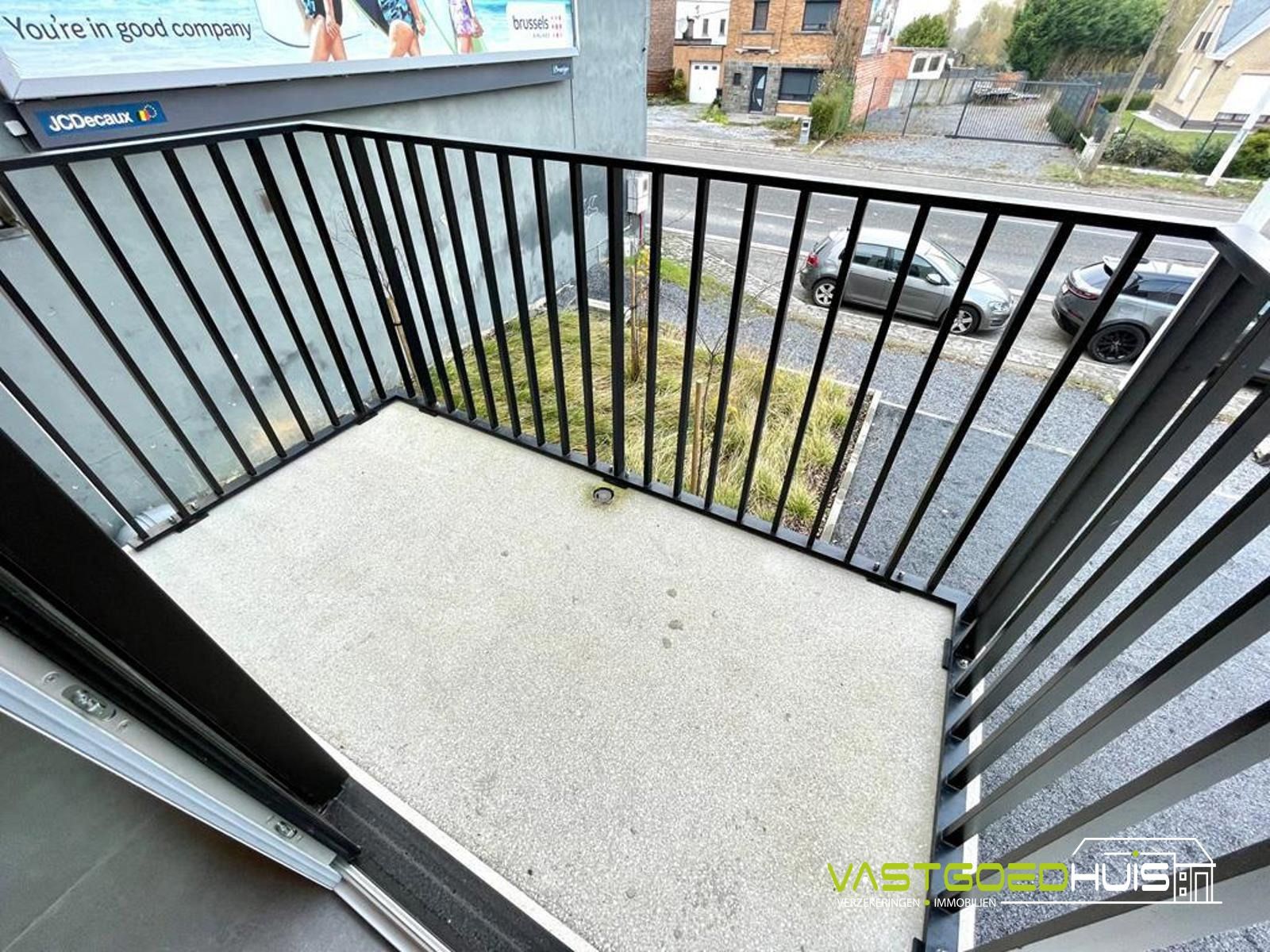 Appartement met 2 slaapkamers, terras en autostaanplaats! foto 12