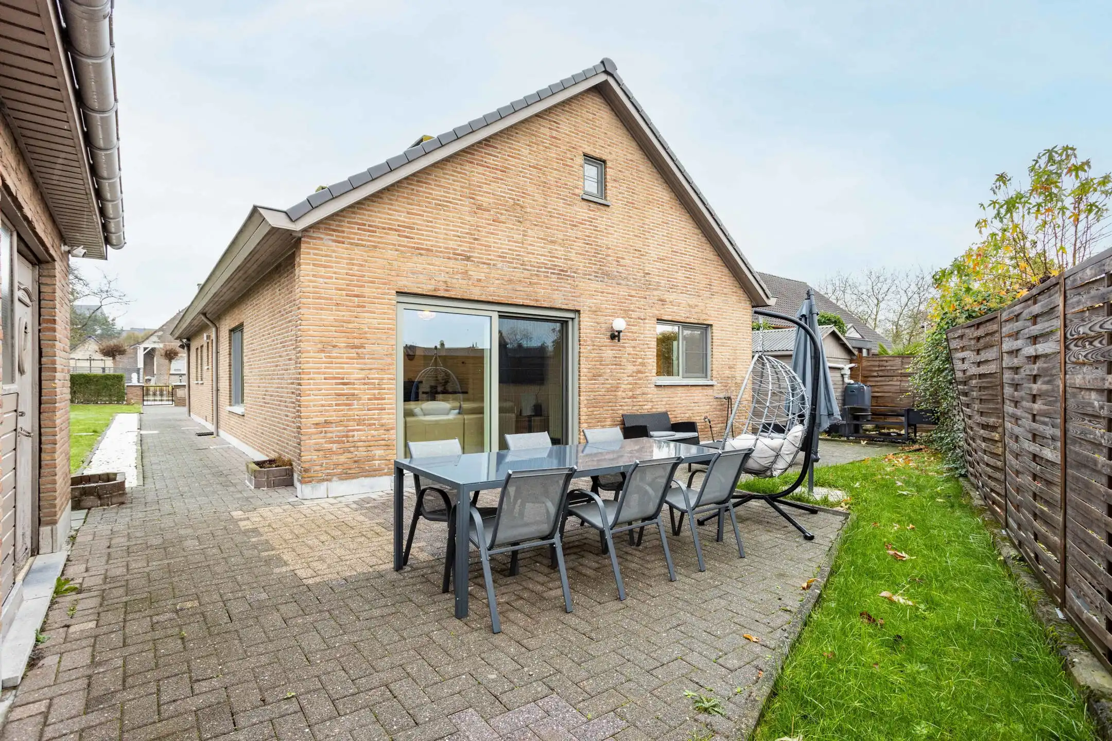 Alleenstaande villa met garage residentiële wijk te Ronse foto 27