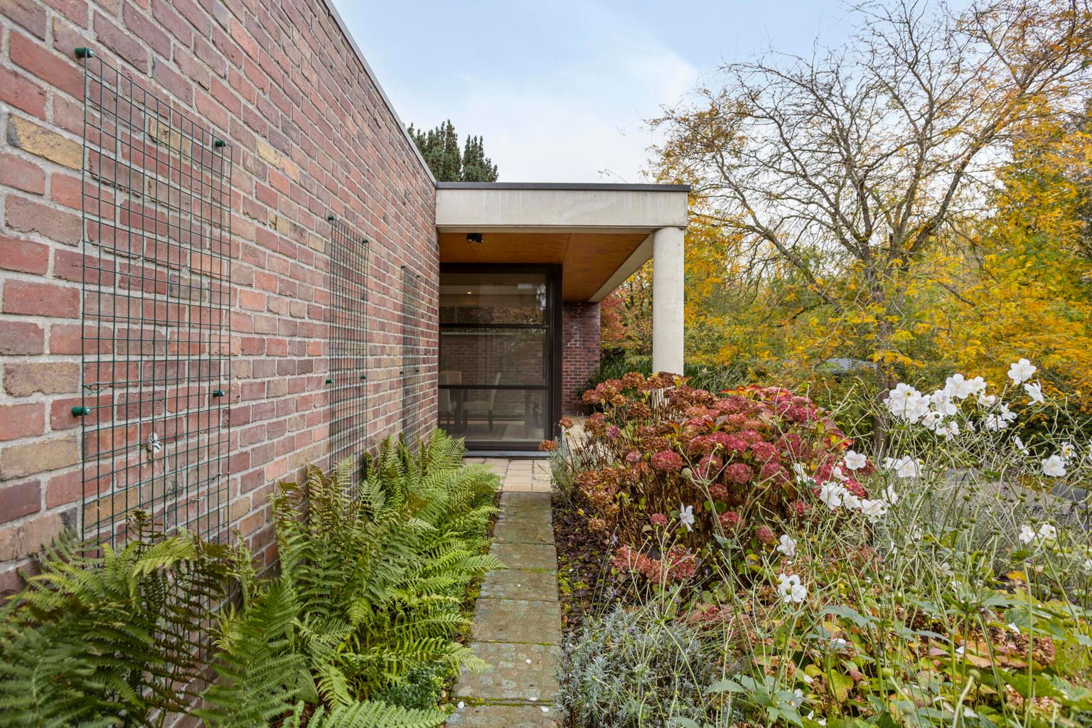 WONING IN DOODLOPENDE STRAAT , GRENZEND AAN NATUURGEBIED foto 24