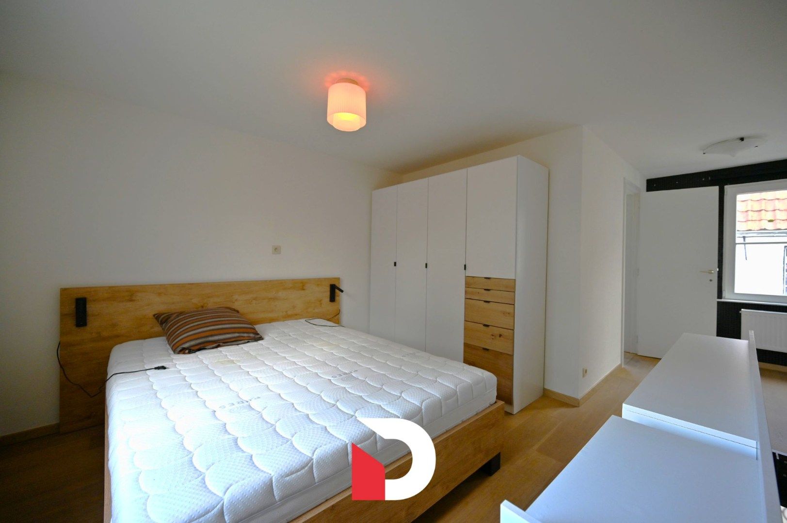 Rijwoning in centrum Brugge met 2 slaapkamers foto 8