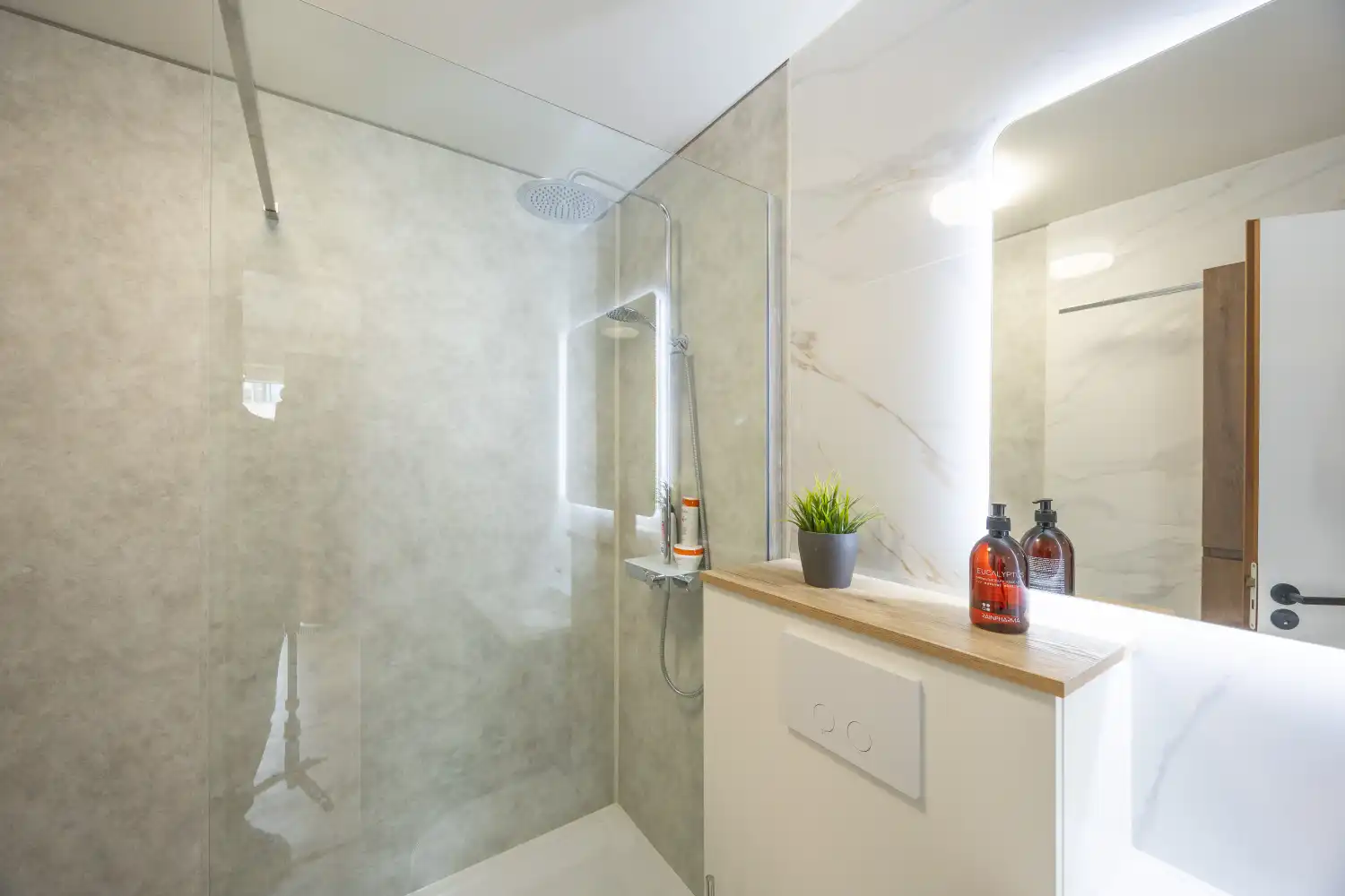 Gerenoveerde studio met zeezicht in hartje Middelkerke foto 10