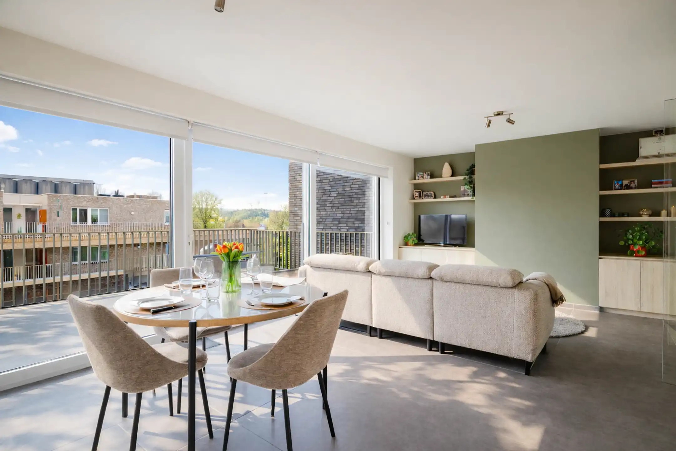 Lichtrijk appartement te koop in Oostakker  foto 2