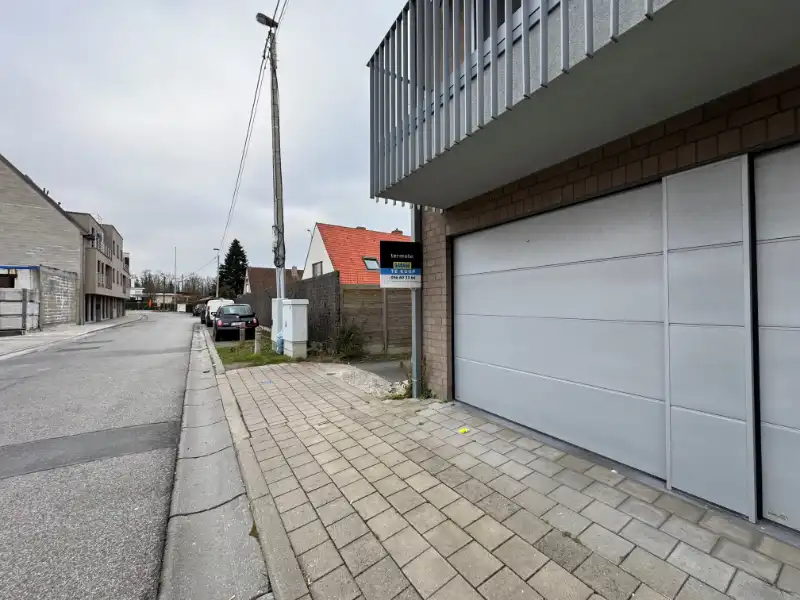 garage foto {{pictureIndex}}