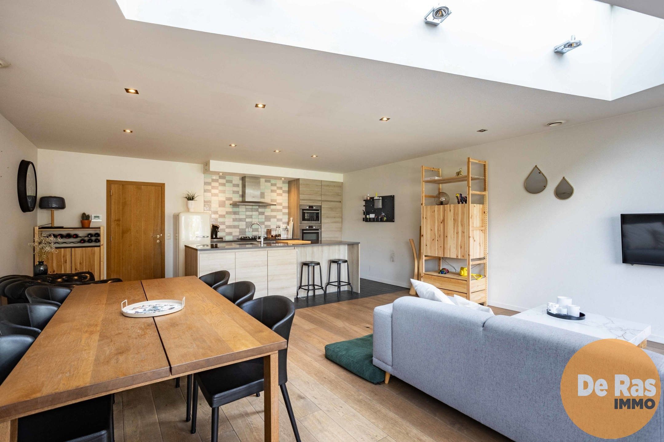 HERZELE - Recente gesloten bebouwing op een centrale ligging foto 6