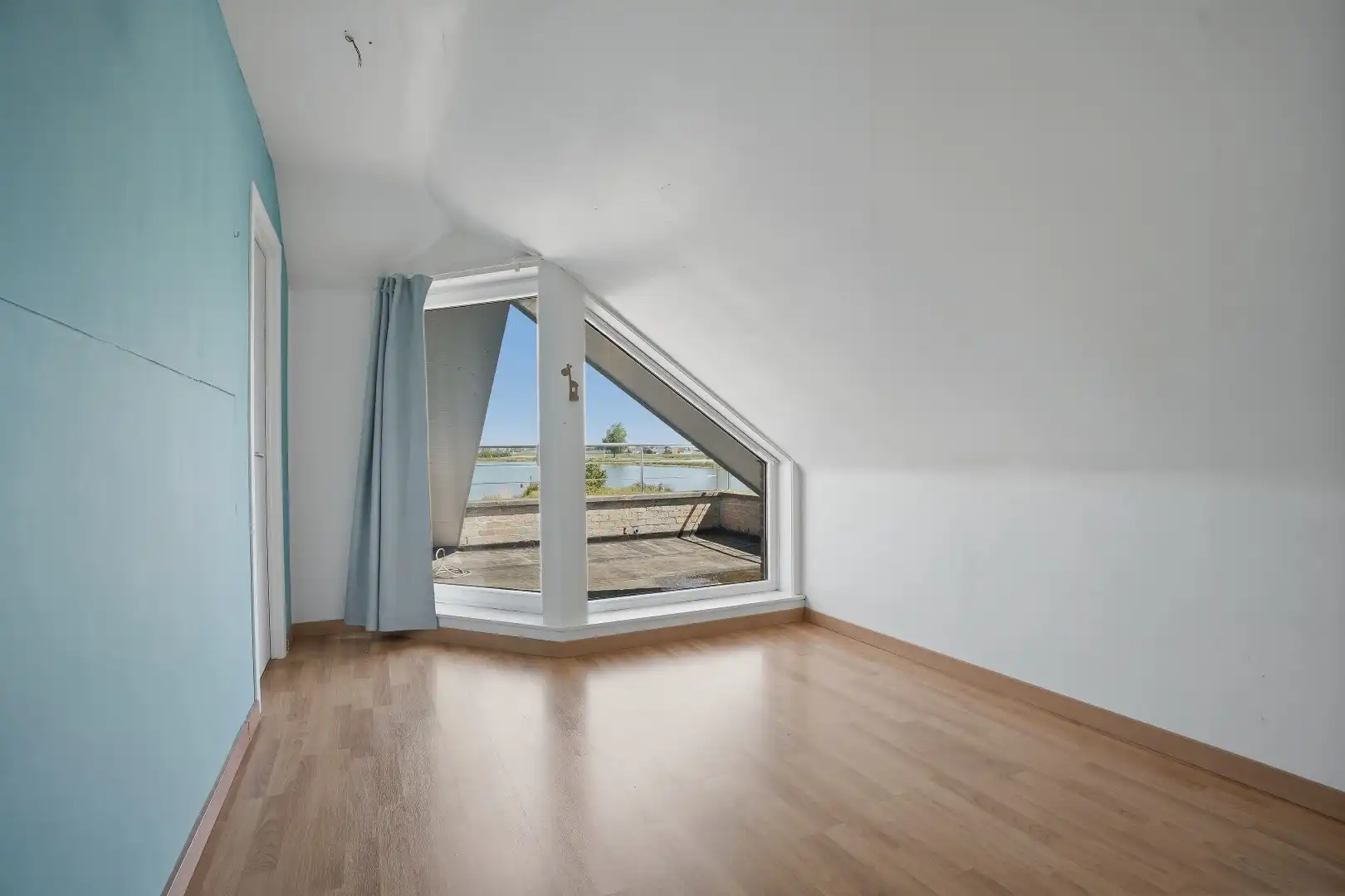 Energiezuinige woning met 5 slaapkamers en uniek panoramisch zicht te Sint-Joris op 457 m². foto 14