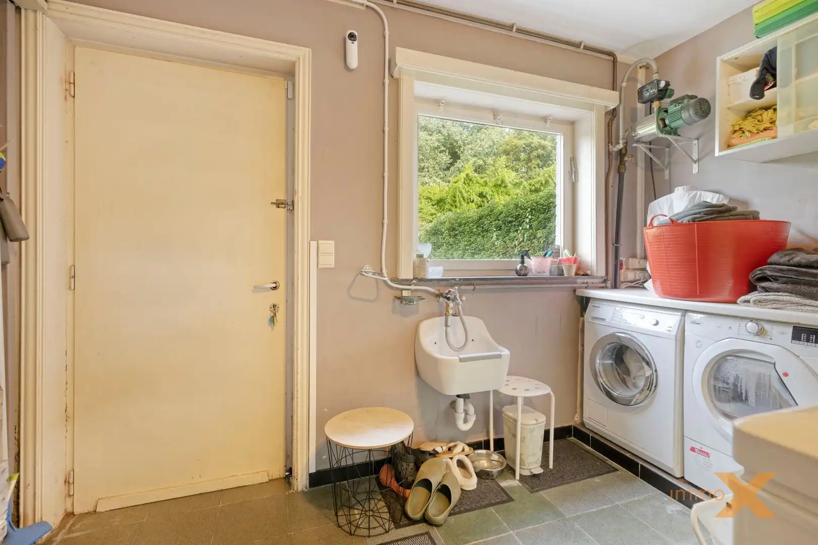 RUIME VILLA MET 4 SLPKS EN GROTE GARAGE foto 26