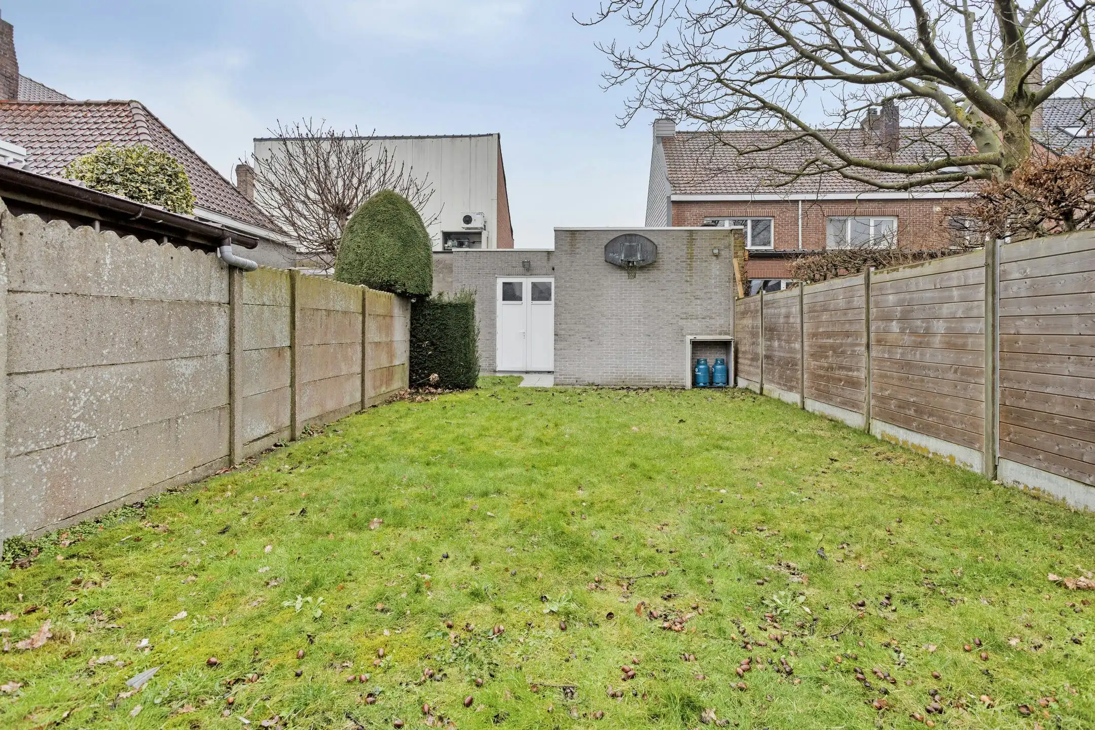 Centrumwoning met handelsruimte te koop in Beveren-Leie foto 23