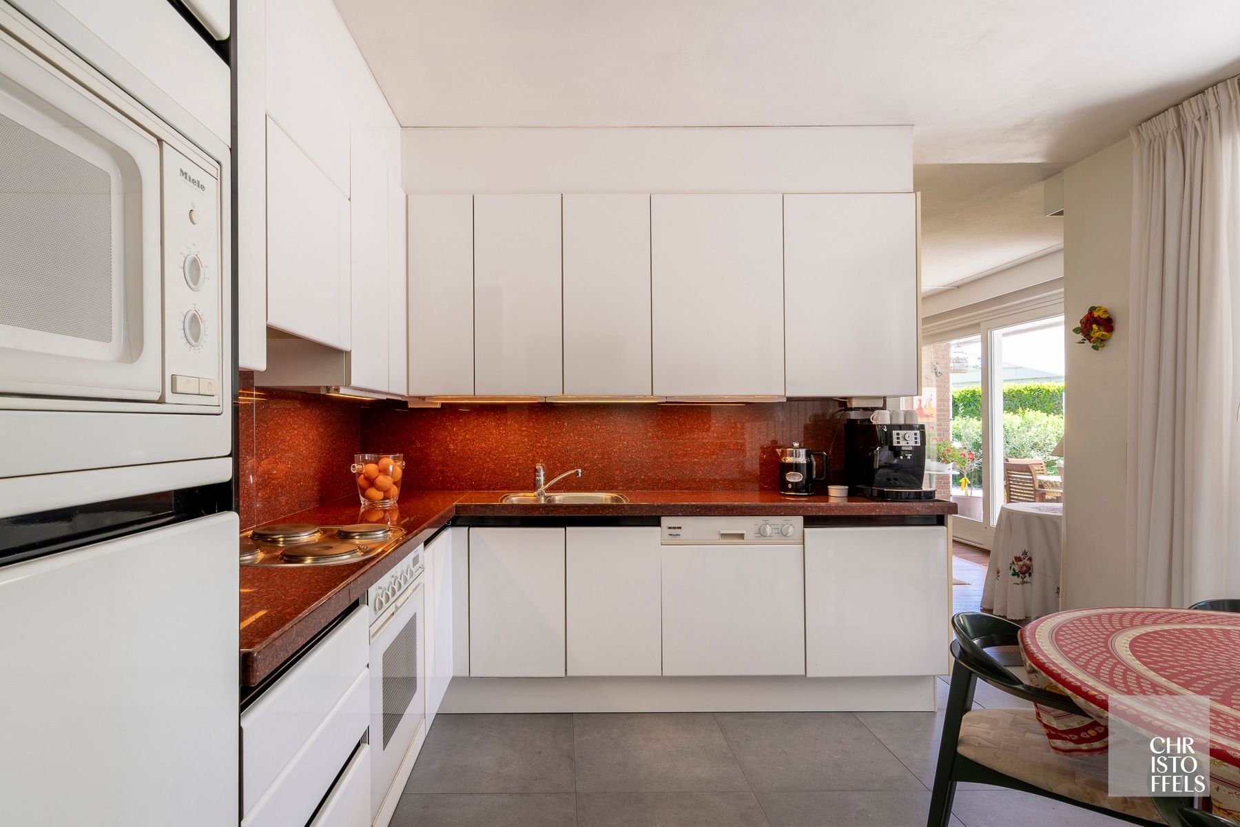 Charmante villa in een groene en rustige woonomgeving in Lanaken! foto 9
