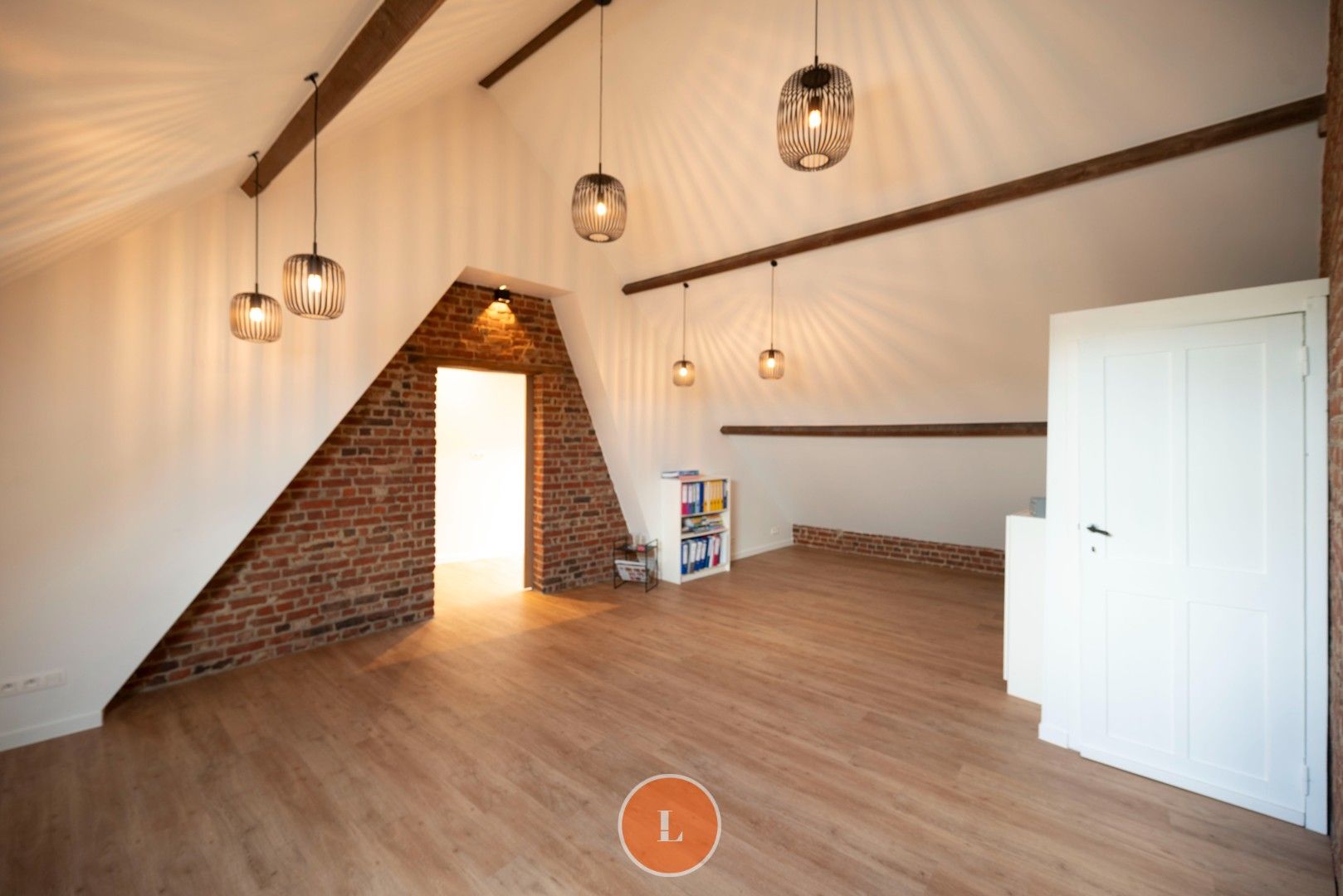 Te koop ruime halfopen woning met 4 slaapkamers en uitweg te Sint-Eloois-Winkel. foto 18