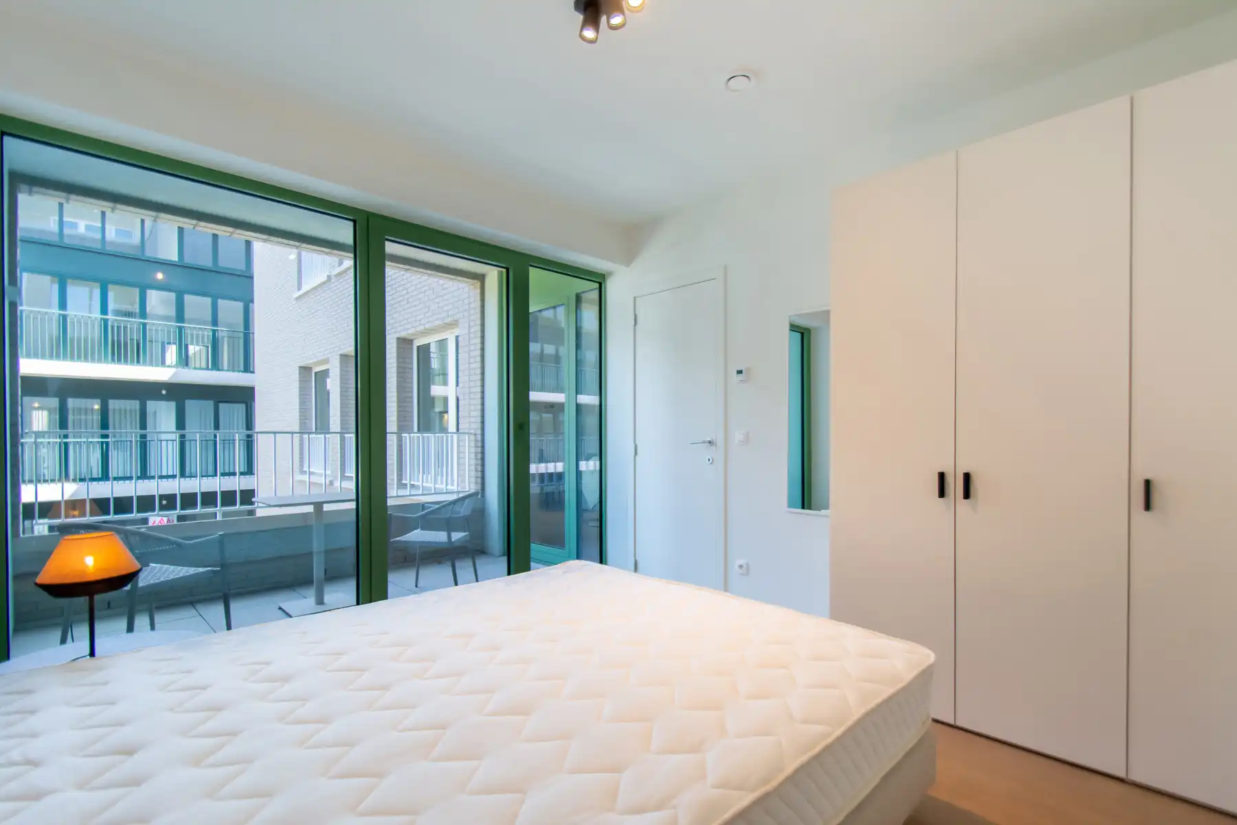 Prachtig gemeubeld 1- kamer appartement met mooi terras foto 8