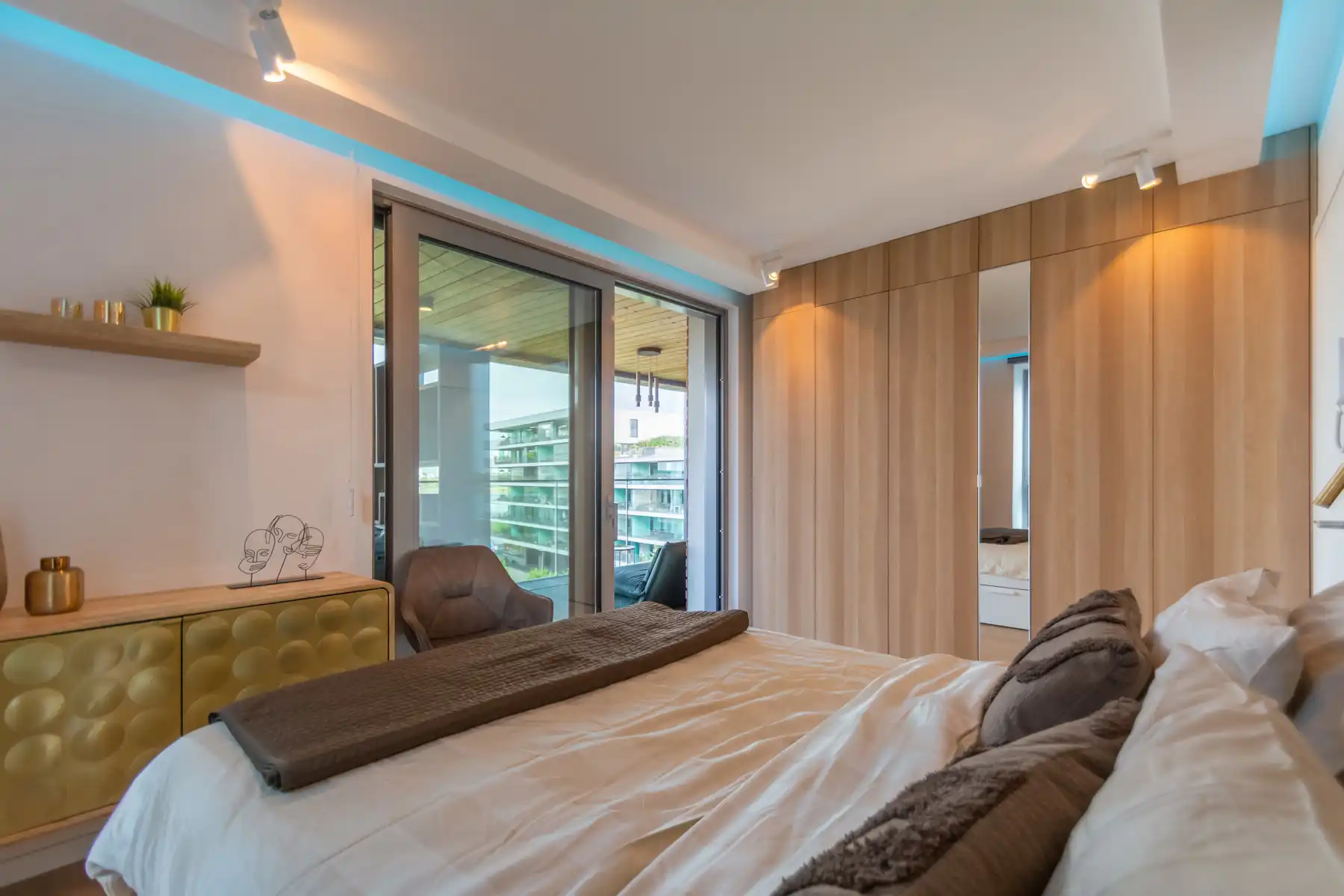 Gezelig lichtrijk gemeubeld 2 kamer app. met 2 TERRASSEN foto 17