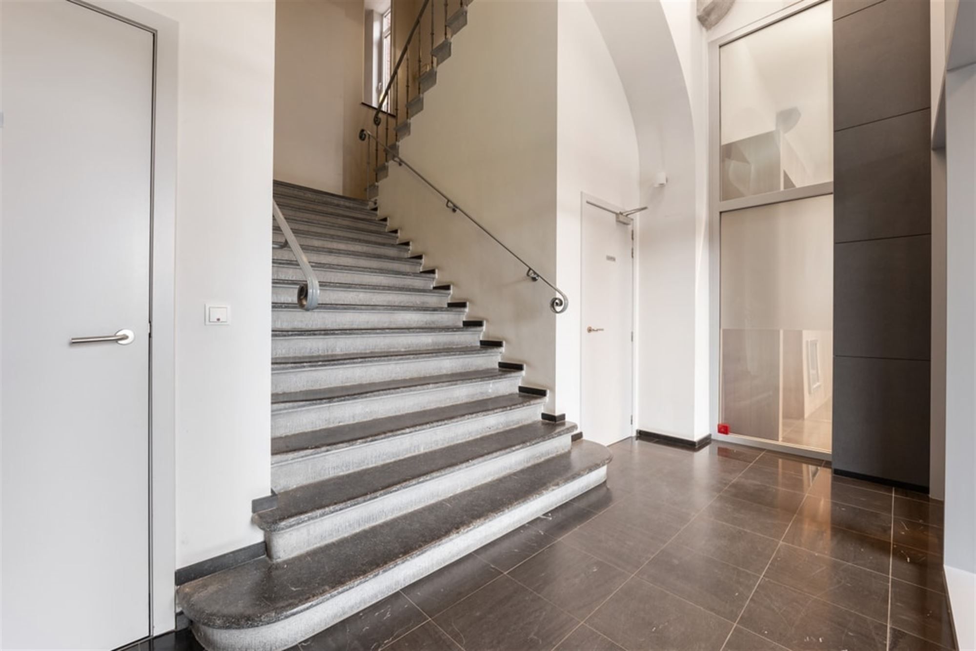 LUXUEUS APPARTEMENT VAN 365M² MET AFWERKING VAN HOOGSTE KWALITEIT IN TONGEREN foto 31