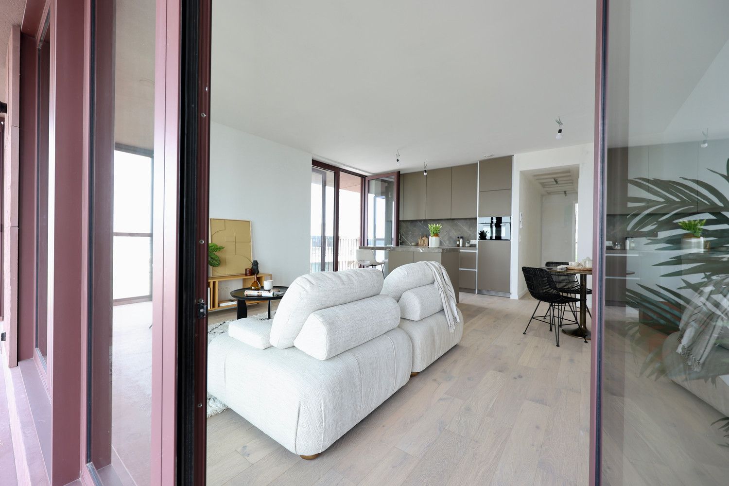 Luxe-appartement met frontaal Scheldezicht met heerlijk terras (30m²) op Nieuw Zuid incl kelderberging - optionele ondergrondse parking beschikbaar foto 7