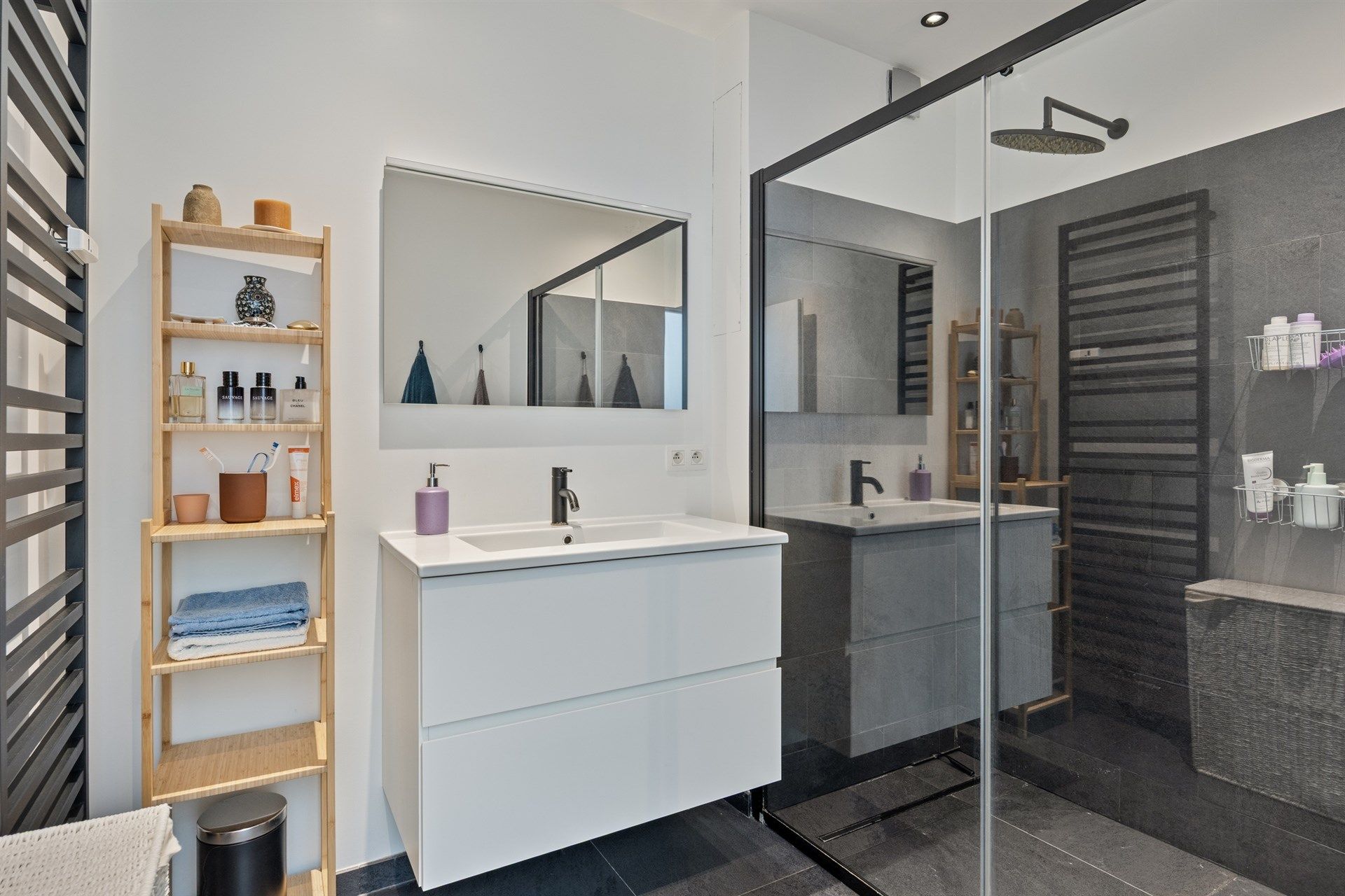 Gerenoveerd appartement met één slaapkamer te koop te Borgerhout foto 14