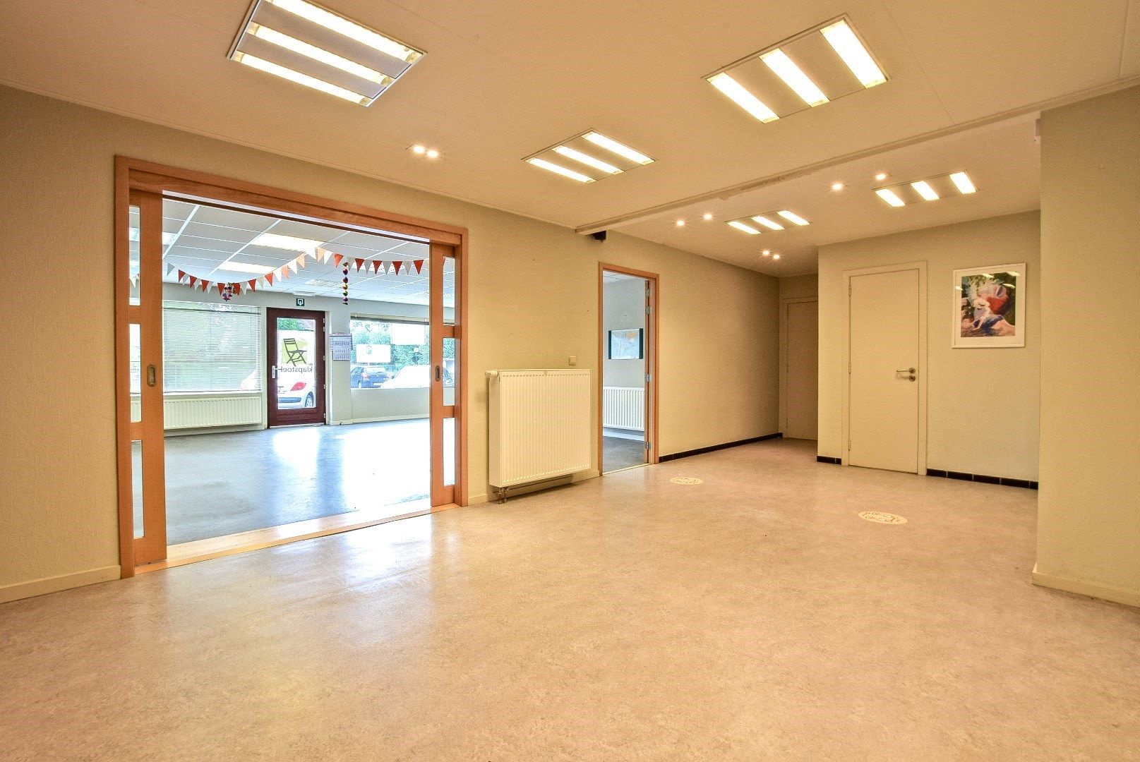 Centraal gelegen handelsruimte (148 m²) in centrum Diksmuide! foto 6