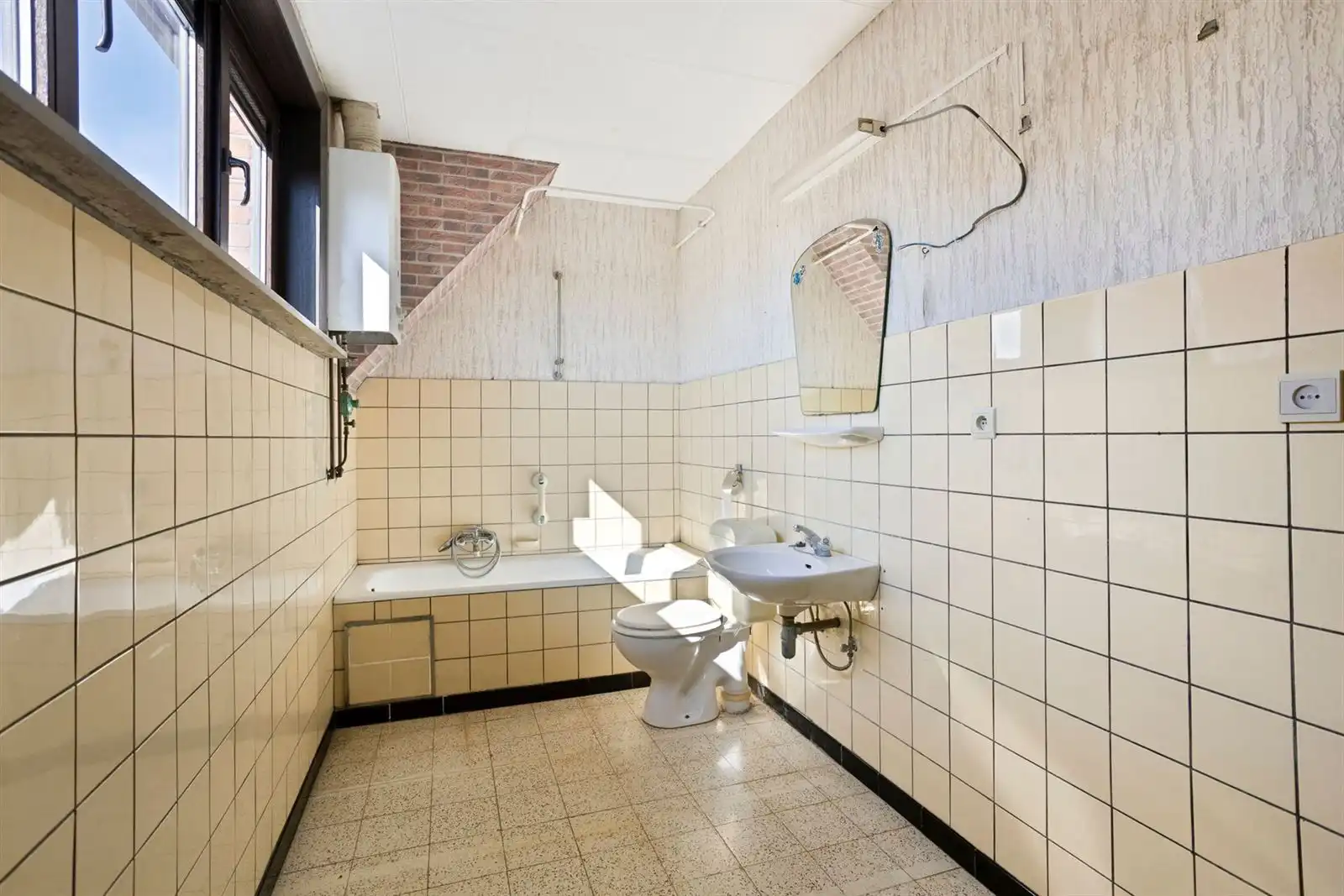 Alleenstaande woning met omringde tuin foto 16