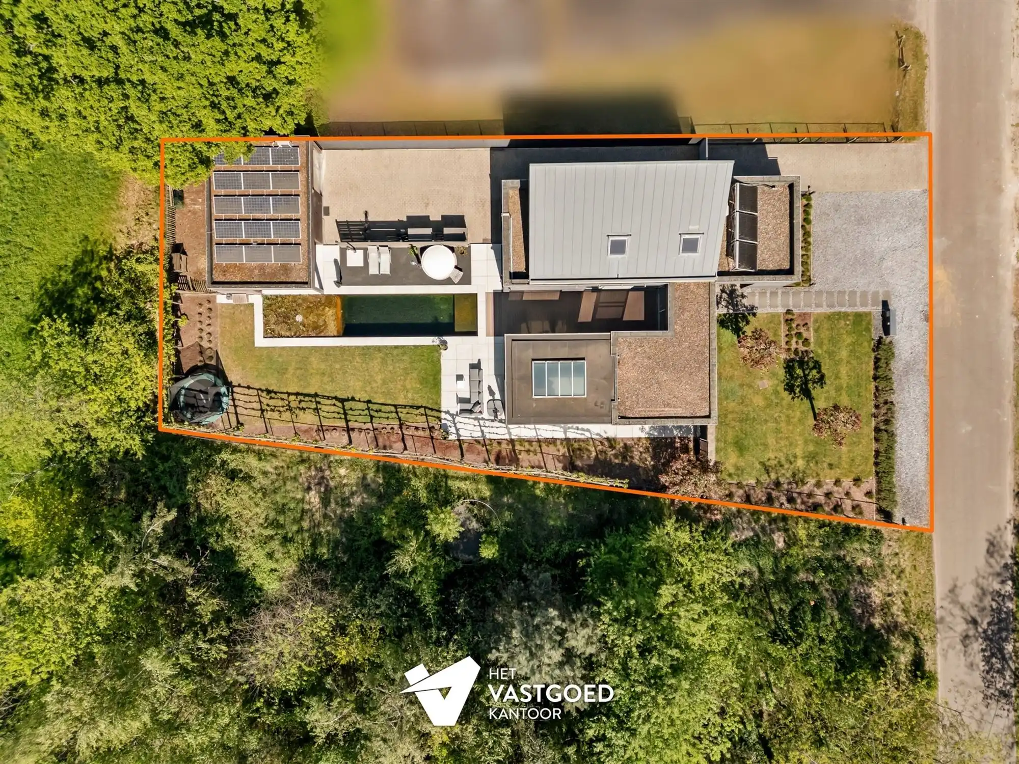RECENTE WONING MET KWALITATIEVE AFWERKING OP TOP-LIGGING foto 33