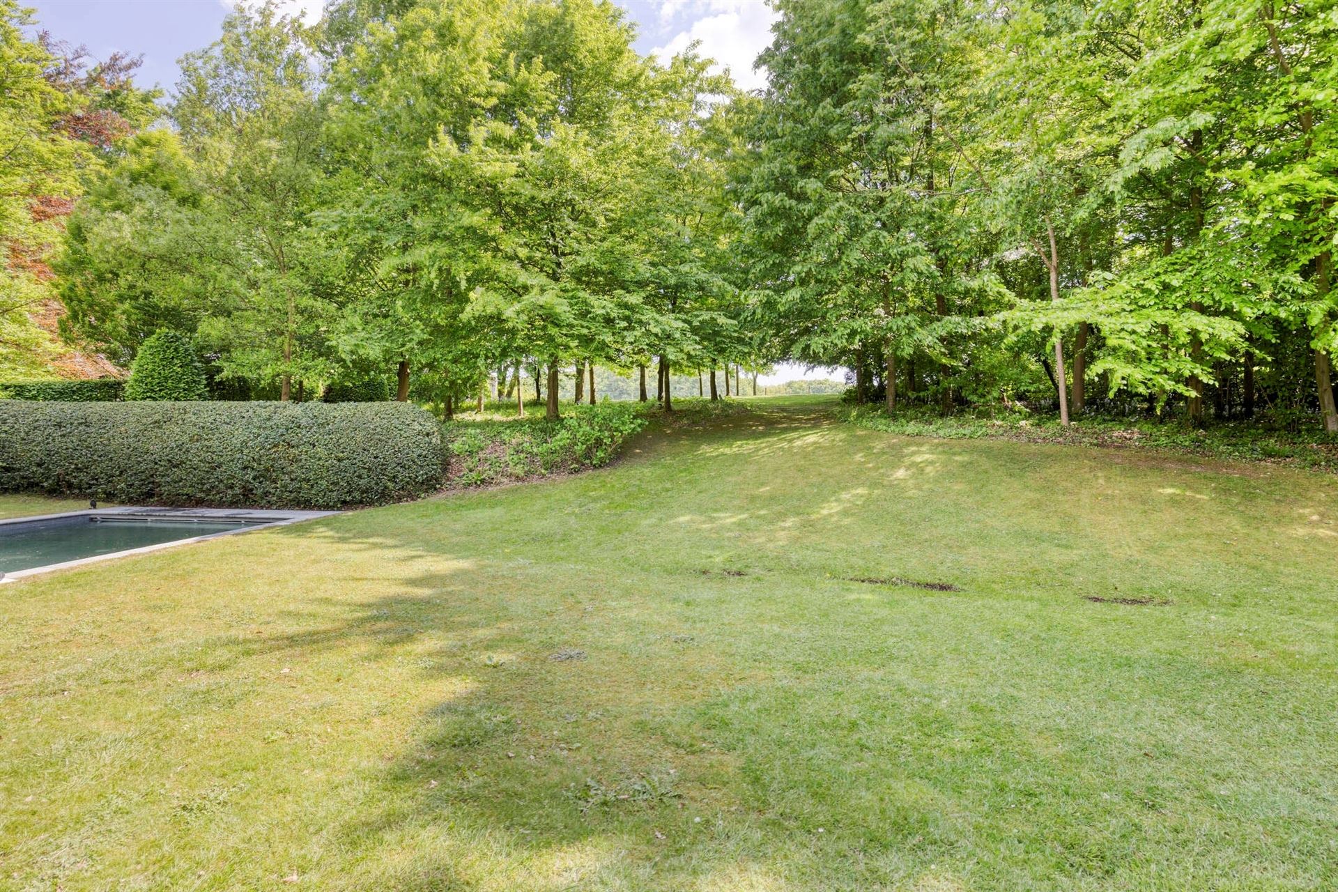 Prachtige moderne villa op ruim perceel foto 35