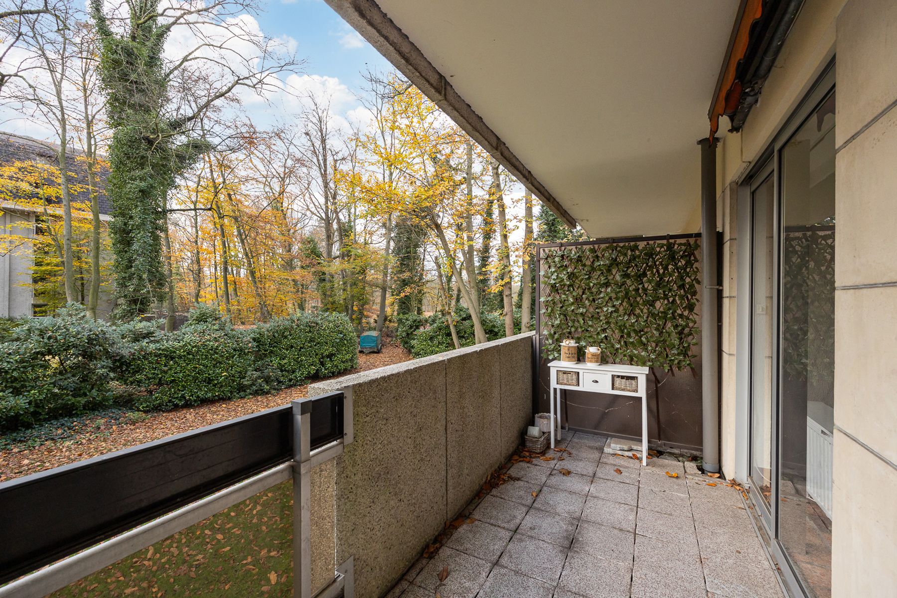 Een zeer ruim appartement (ca. 160 m²) op de eerste verdieping rechts met 2 terrassen, 2 bergingen en garage. foto 16