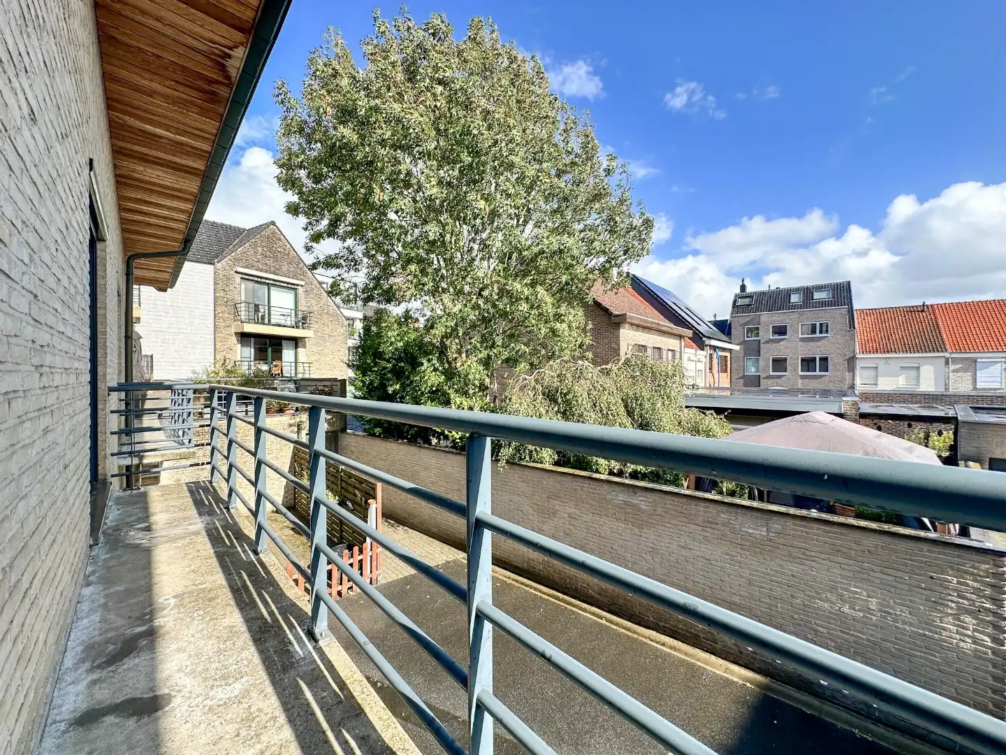 Instapklaar 2-slaapkamer appartement met 2 terrassen (en garage), topligging Torhout. foto 18