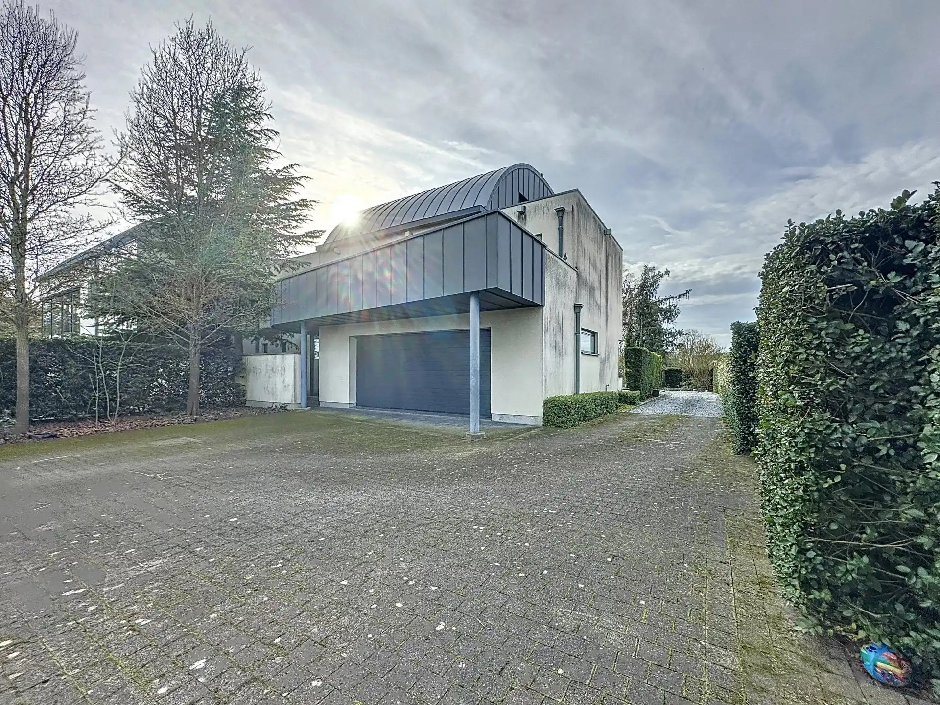 Unieke moderne woning met een dubbele bestemming op een perceel van 29a24ca. foto 82