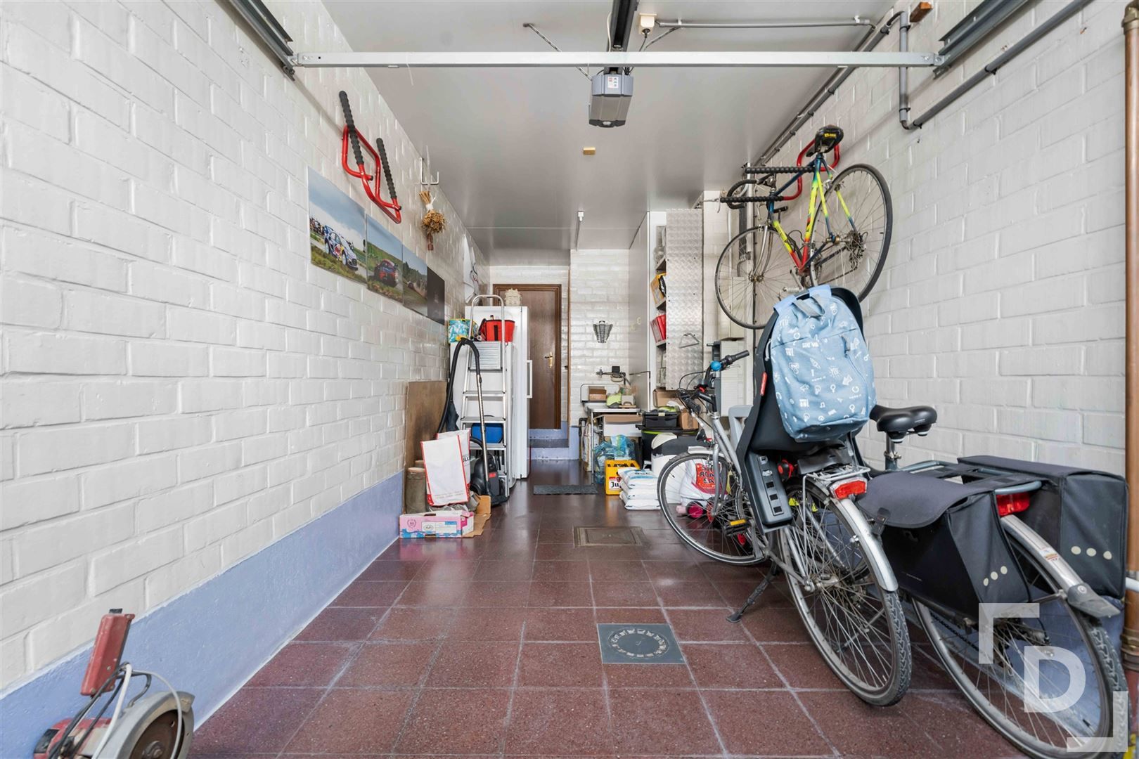 Ruime gezinswoning met grote tuin en uitweg te koop in Menen. foto 30