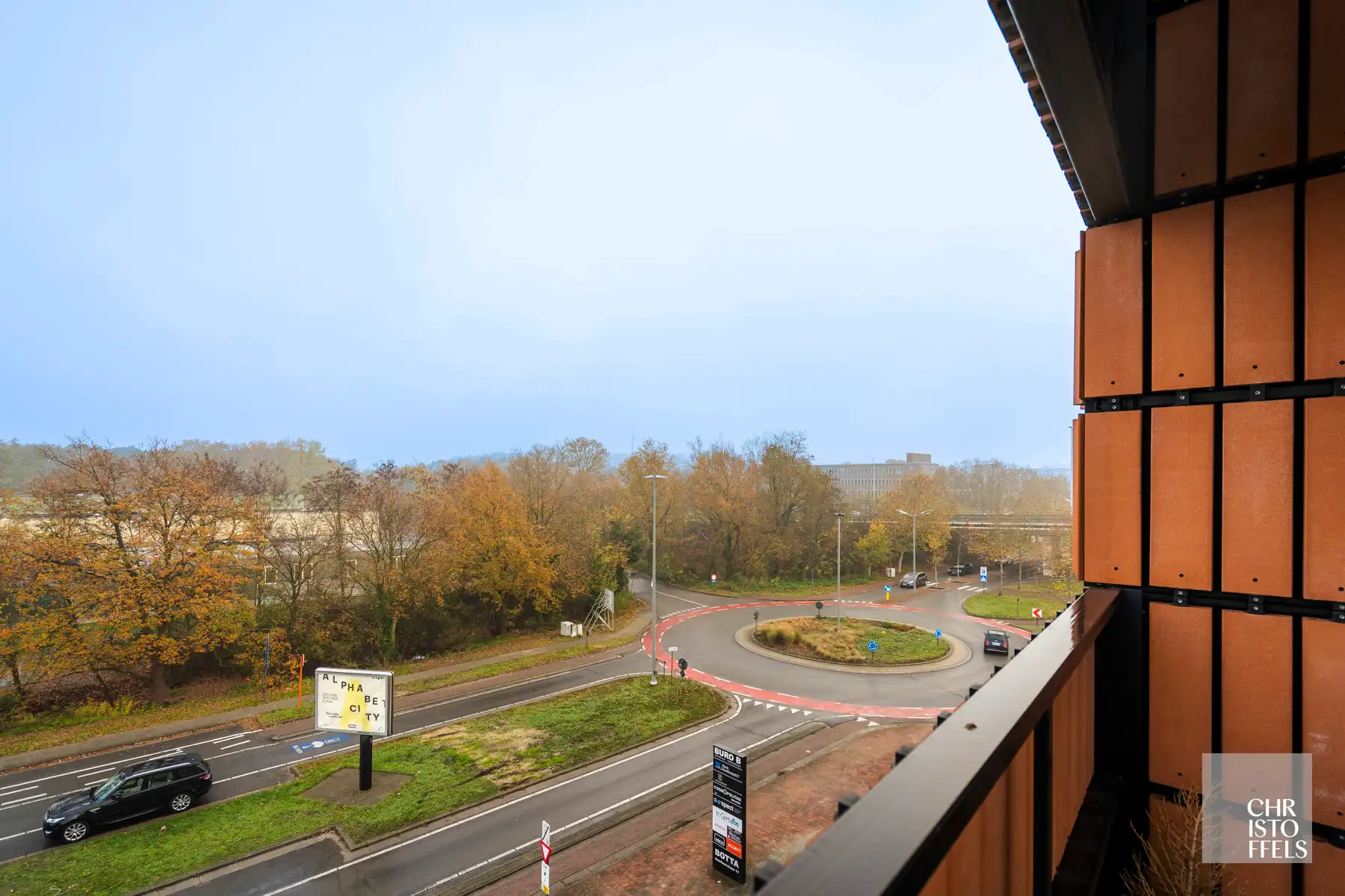 Moderne kantoor/praktijk- ruimte (221m²)  in het iconische Botta-gebouw, centraal gelegen te Genk foto 12
