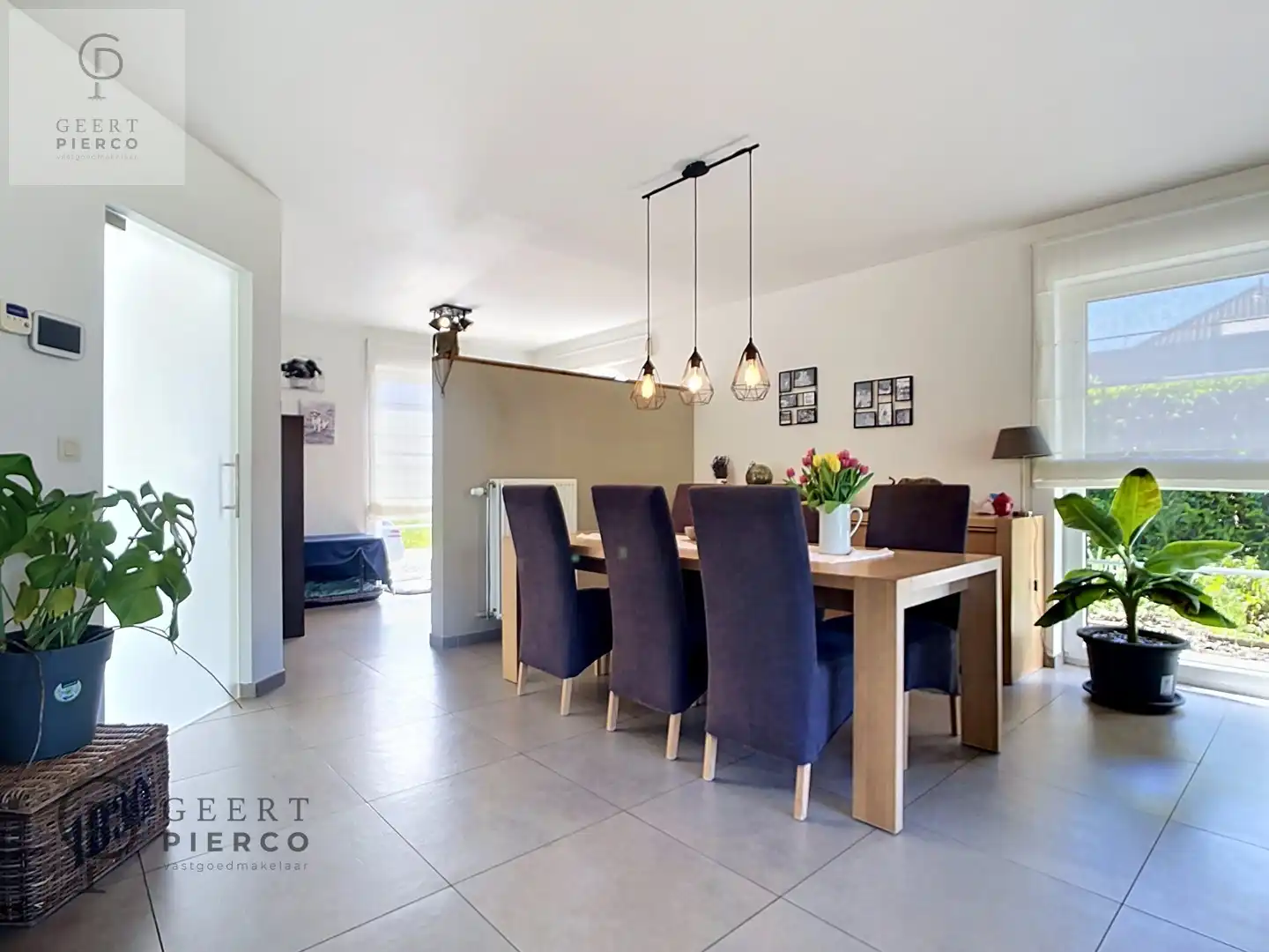 Knappe Villa in residentiële woonwijk foto 6