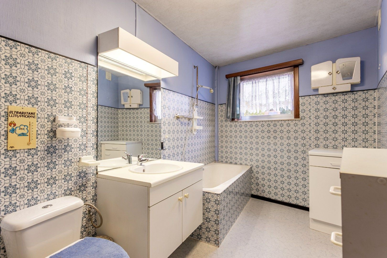 Te renoveren bel-étage met 2 slpk en garage te Buizingen foto 12