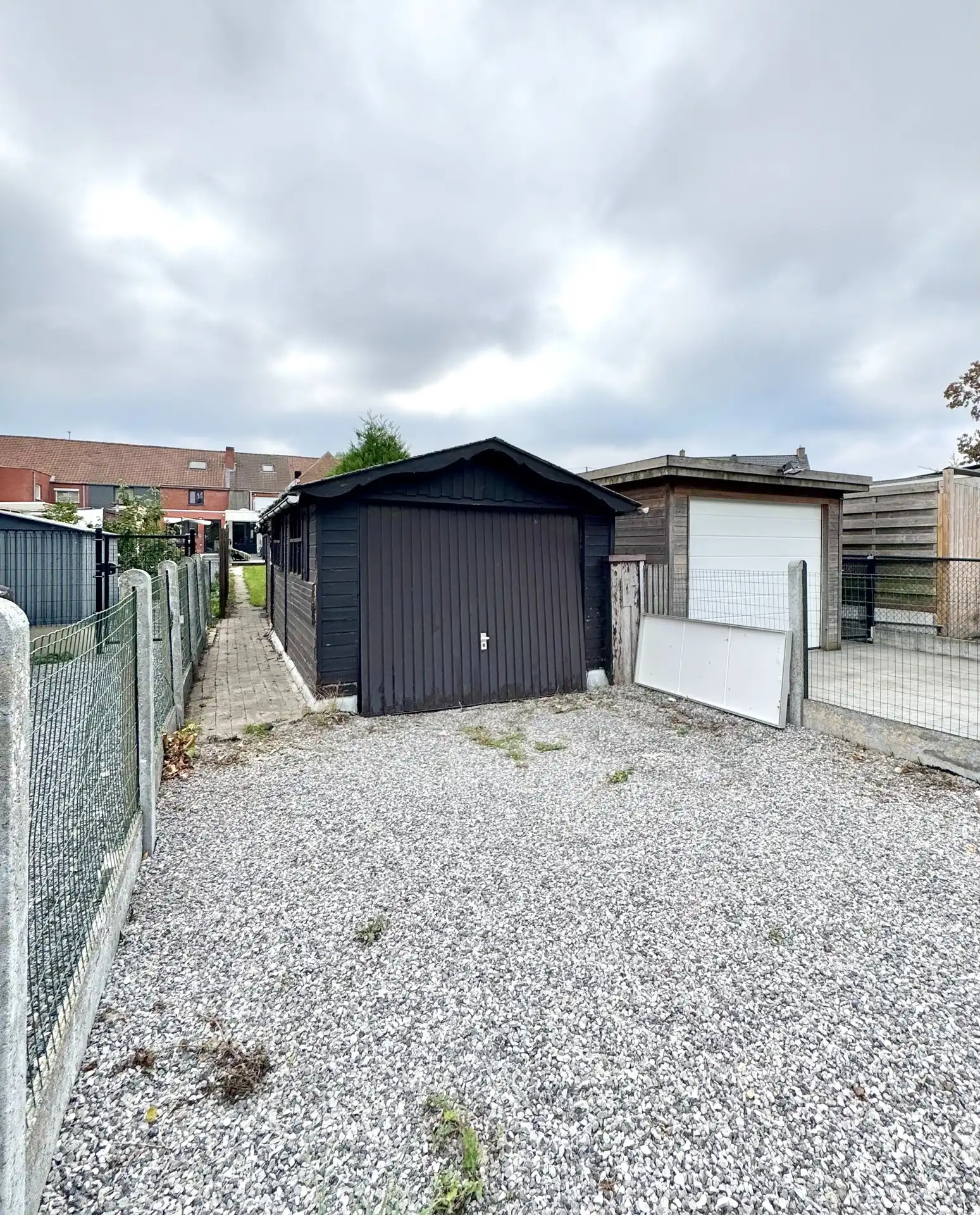 WONING MET TUIN & GARAGE MET UITWEG ACHTERAAN foto 18