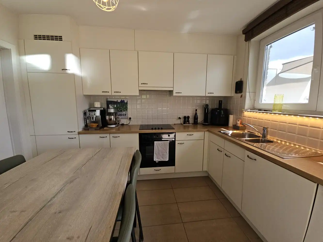 Duplex appartement met ruim terras en carport/berging foto 11