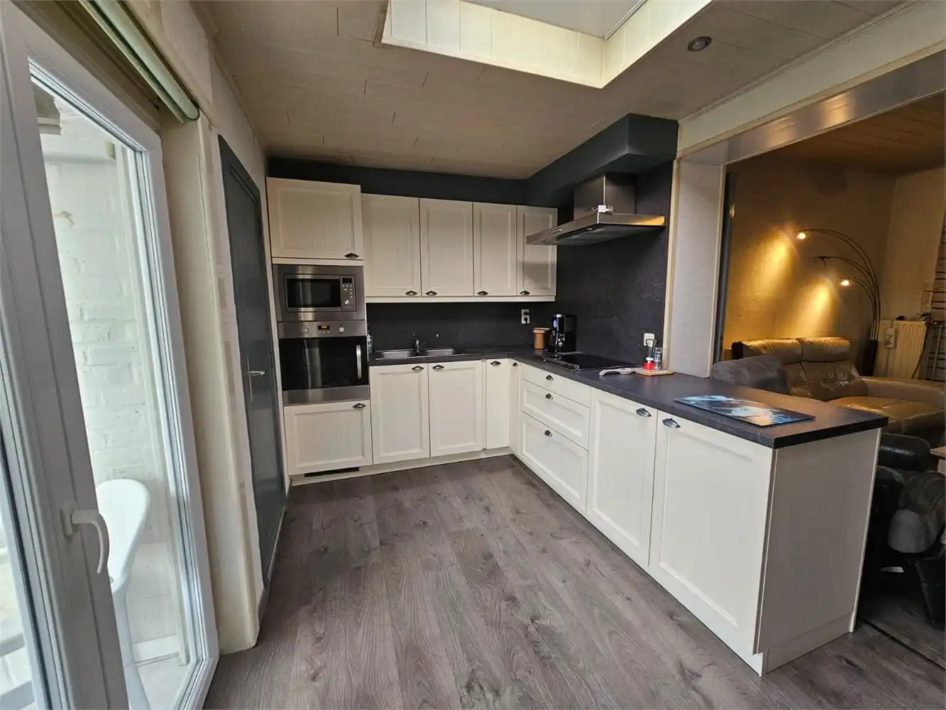 Ruime, praktische woning met tuin foto 13