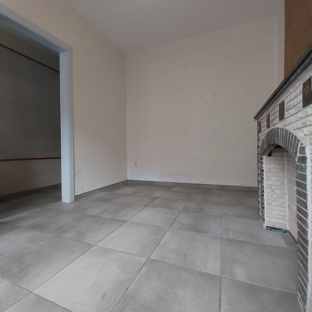 Gezellige woning met 4 slaapkamers - centrum Izegem. foto 3