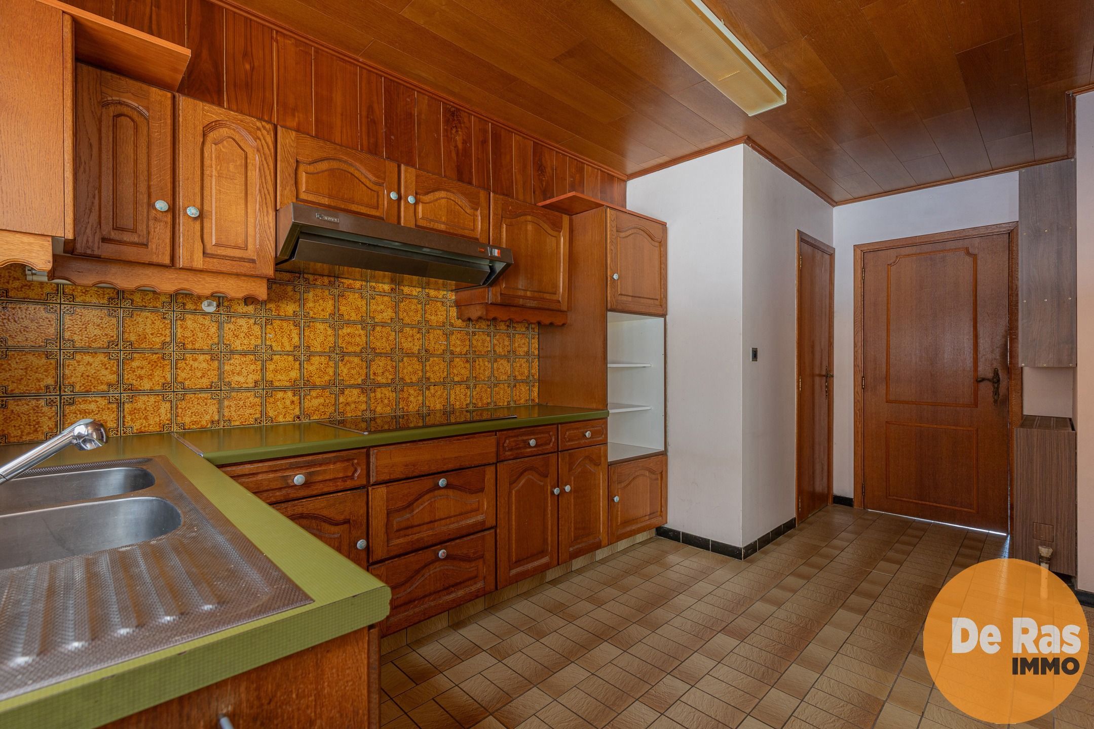 LEDE - Halfopen bebouwing met sterke basis en potentieel foto 6